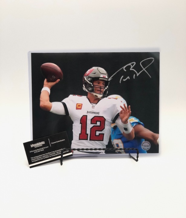 Tom Brady Tampa Bay Buccaneers Autographed 8x10 Photo