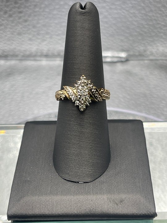 Ladies 10 Karat Yellow Gold Diamond Cluster With Diamond Zig Zag Halo