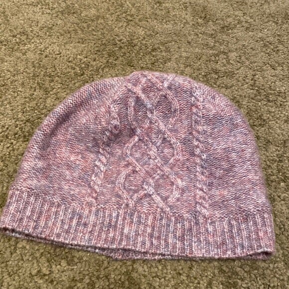 Gently Worn Kid’s OS Beanie Hat