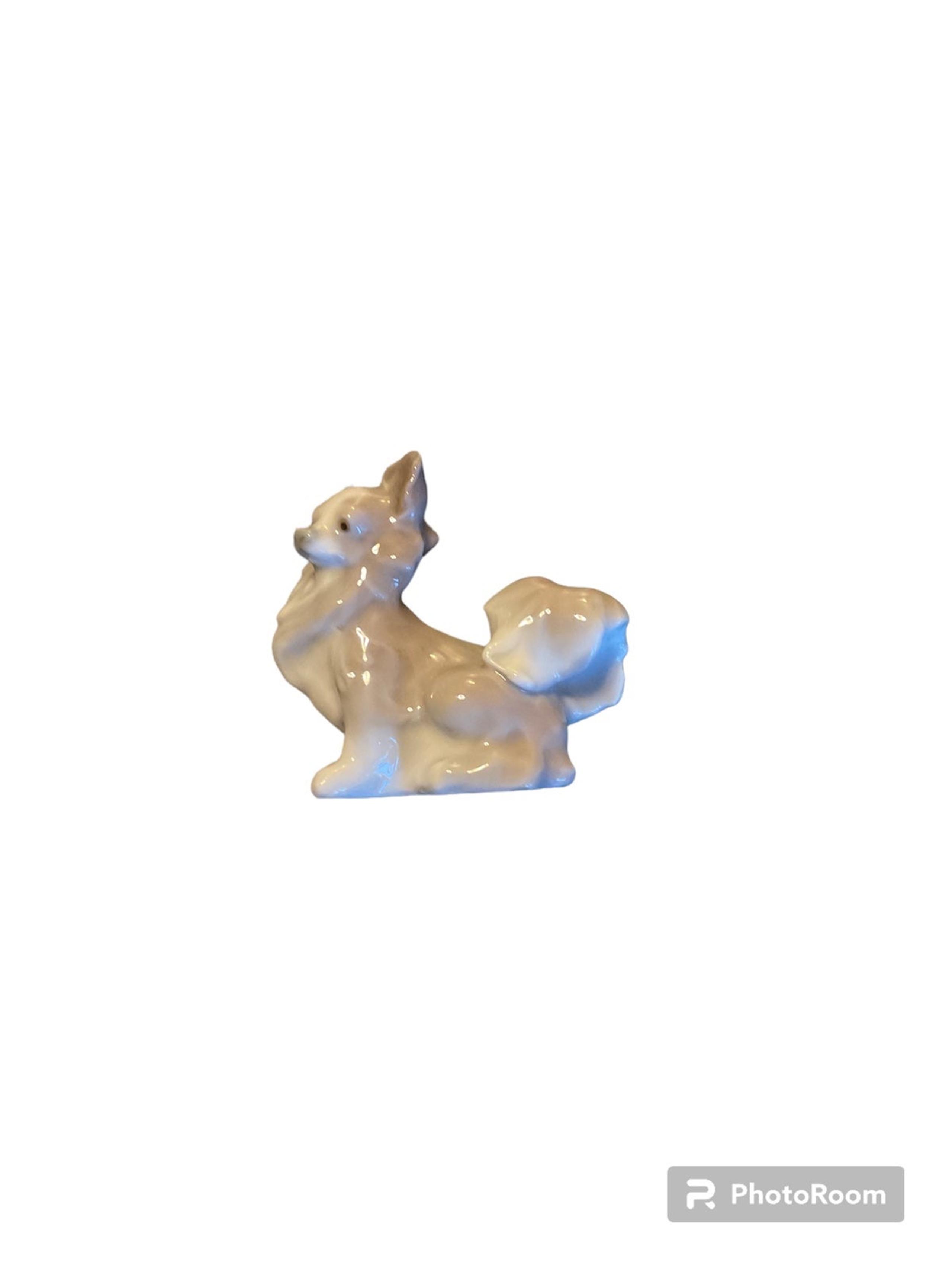 Lladro 4749 Small Dog Papillon Porcelain Figurine Retired 1985 Perrito Mariposa