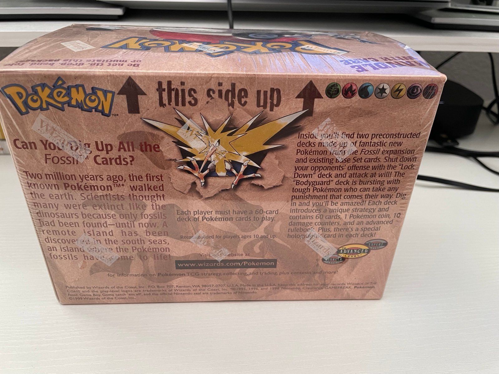 Vintage Pokemon Fossil Preconstructed Theme Deck Case Box (8 Factory Sealed Deck - detail