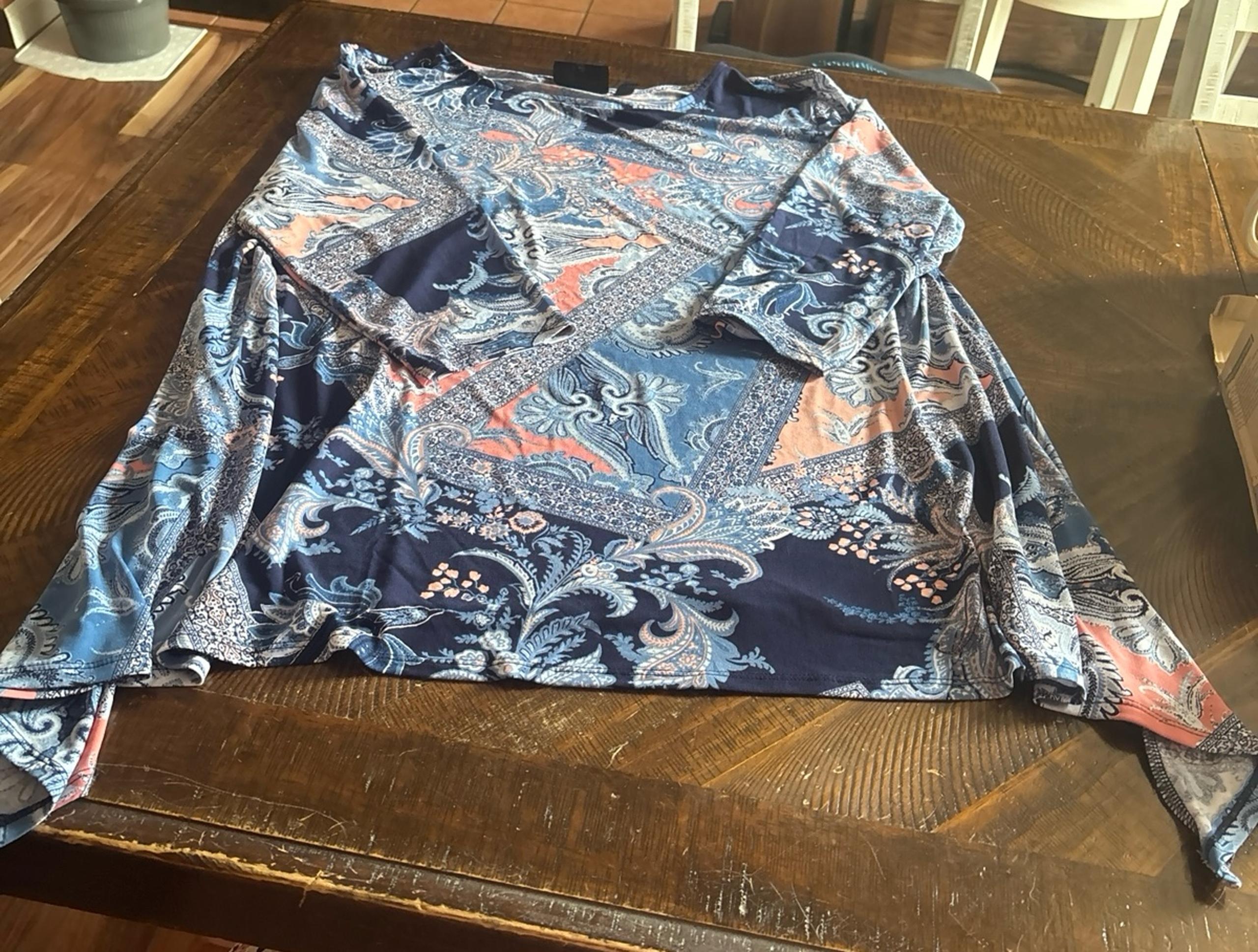 Women’s Sharkbite Top