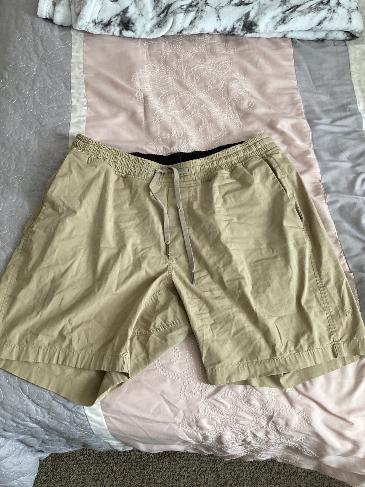 Lululemon Mens shorts 8 inch