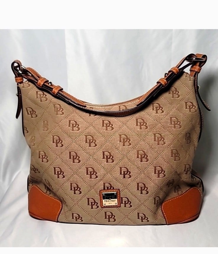 Dooney & Bourke Women's Classic Logo Maxi Quilt Paige