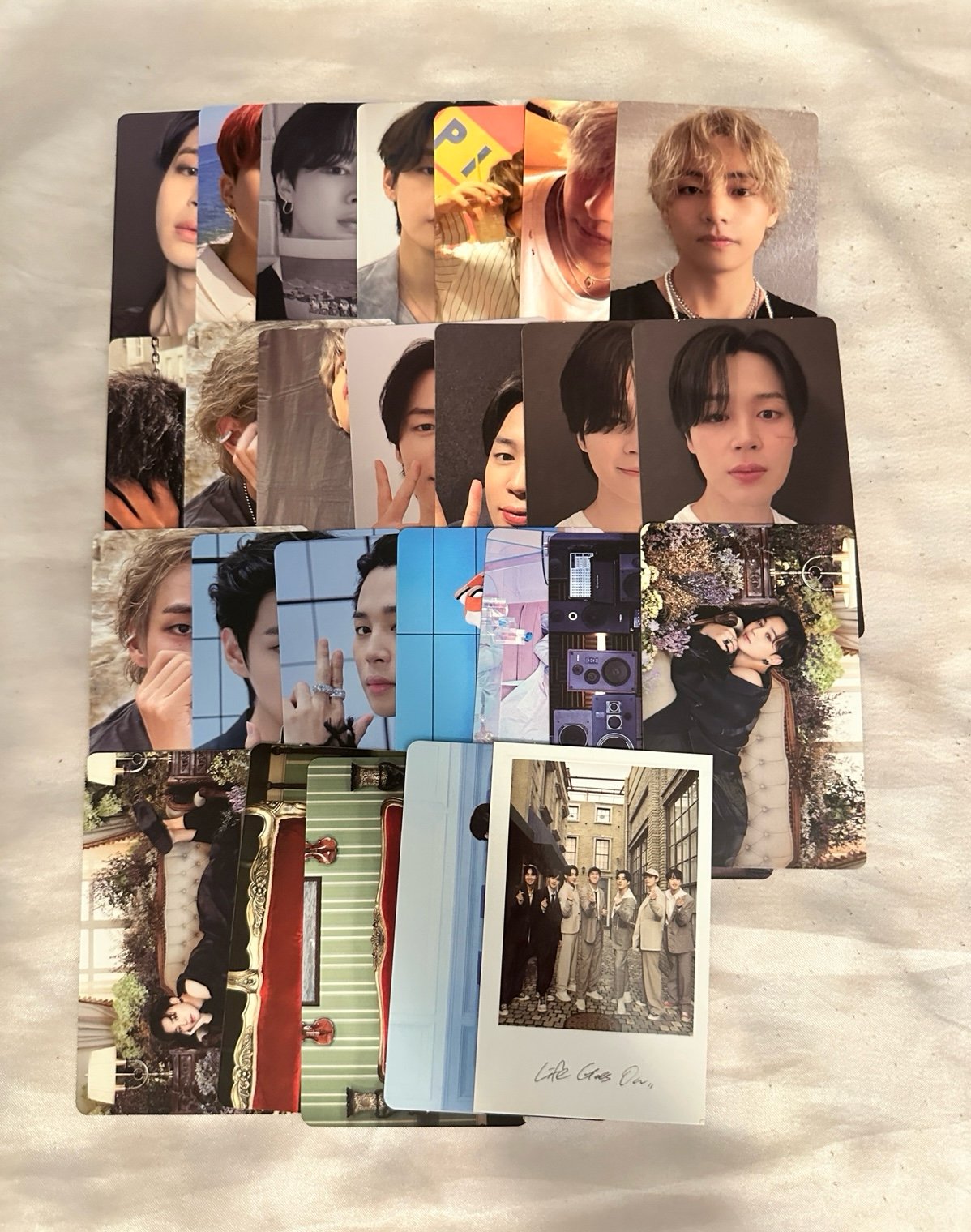 BTS random 26 pc set