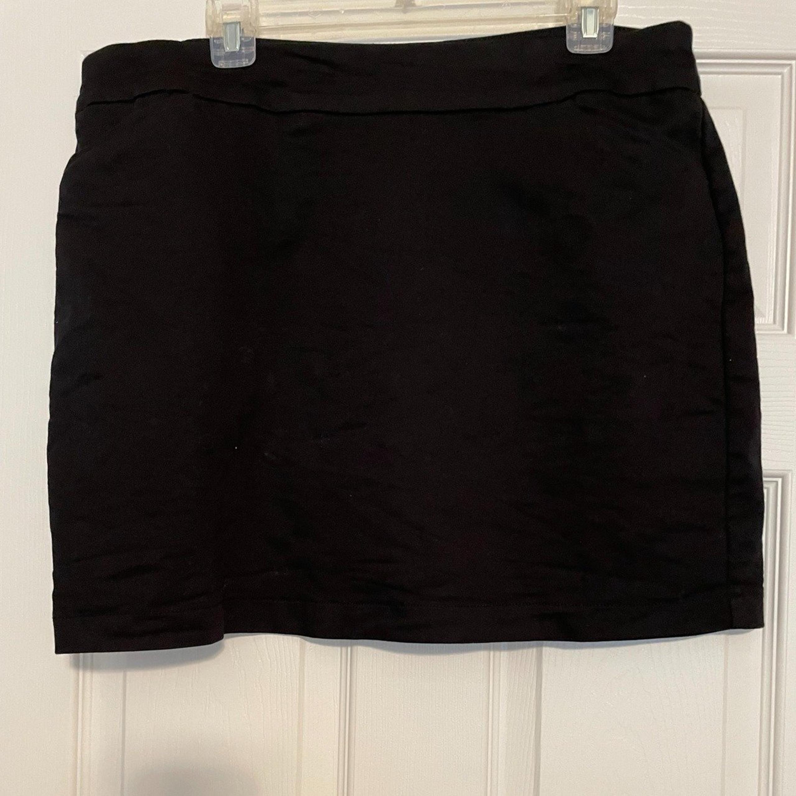 Croft & Barrow petite 16 black skort