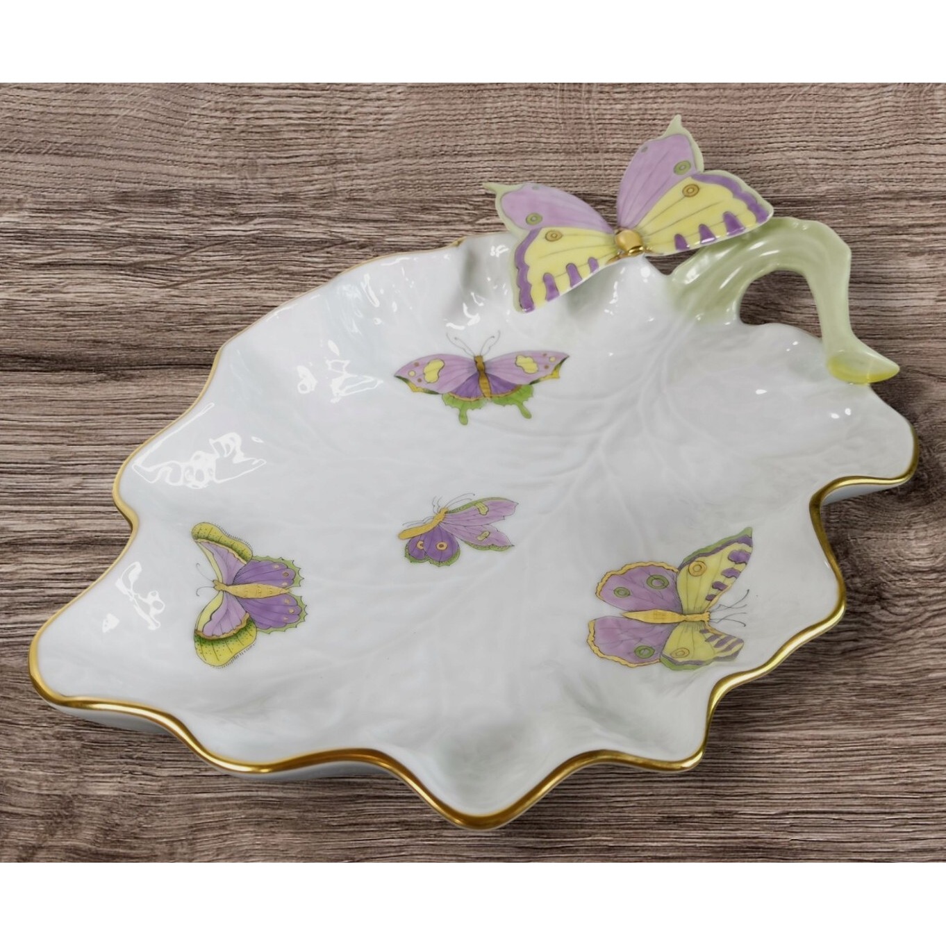 Herend Royal Garden Large Leaf Dish With Butterfly 10.75 L Evict 77570-17
