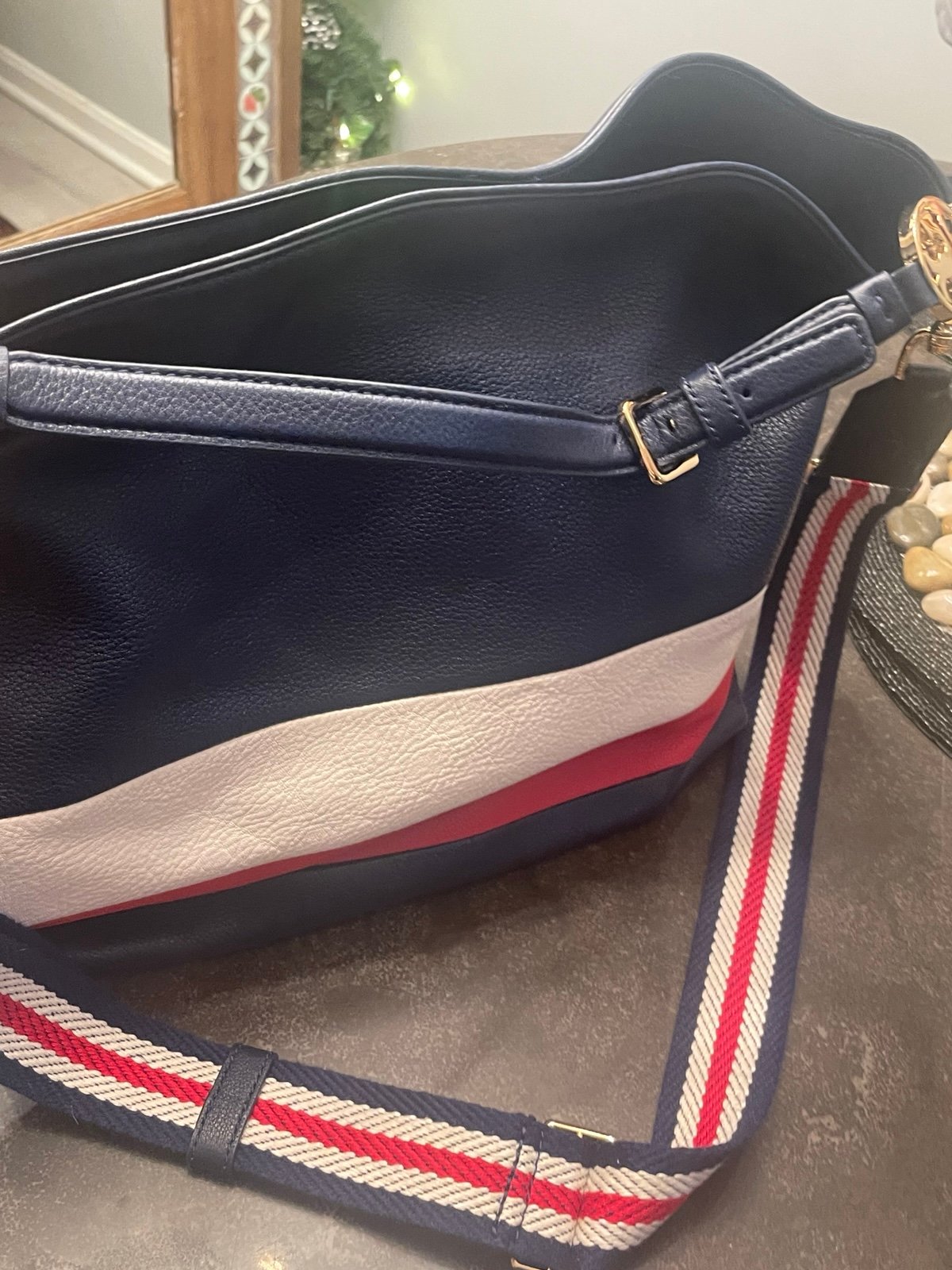 Tory Burch Large 12 by 15 in new like condition