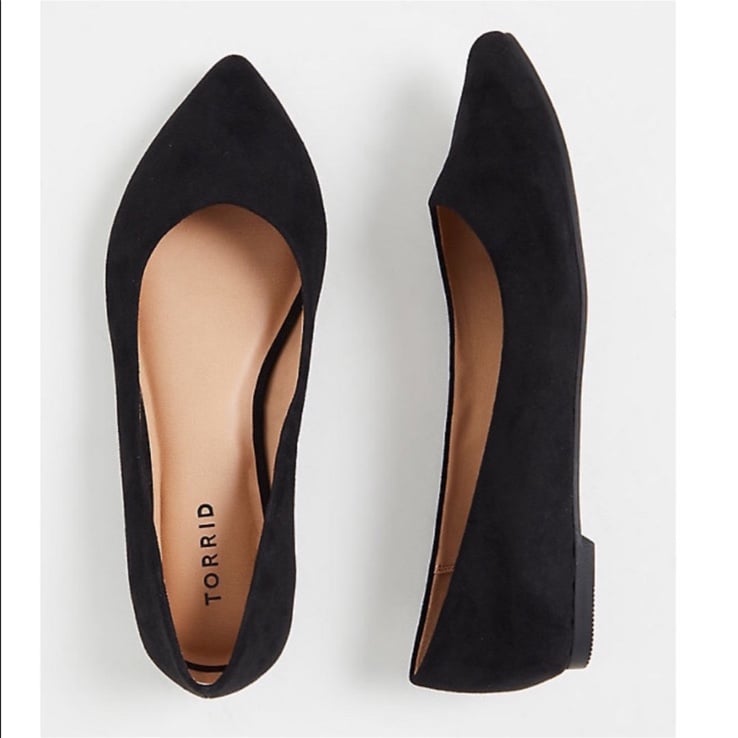 TORRID BLACK FAUX SUEDE POINT TOE FLATS (WW)