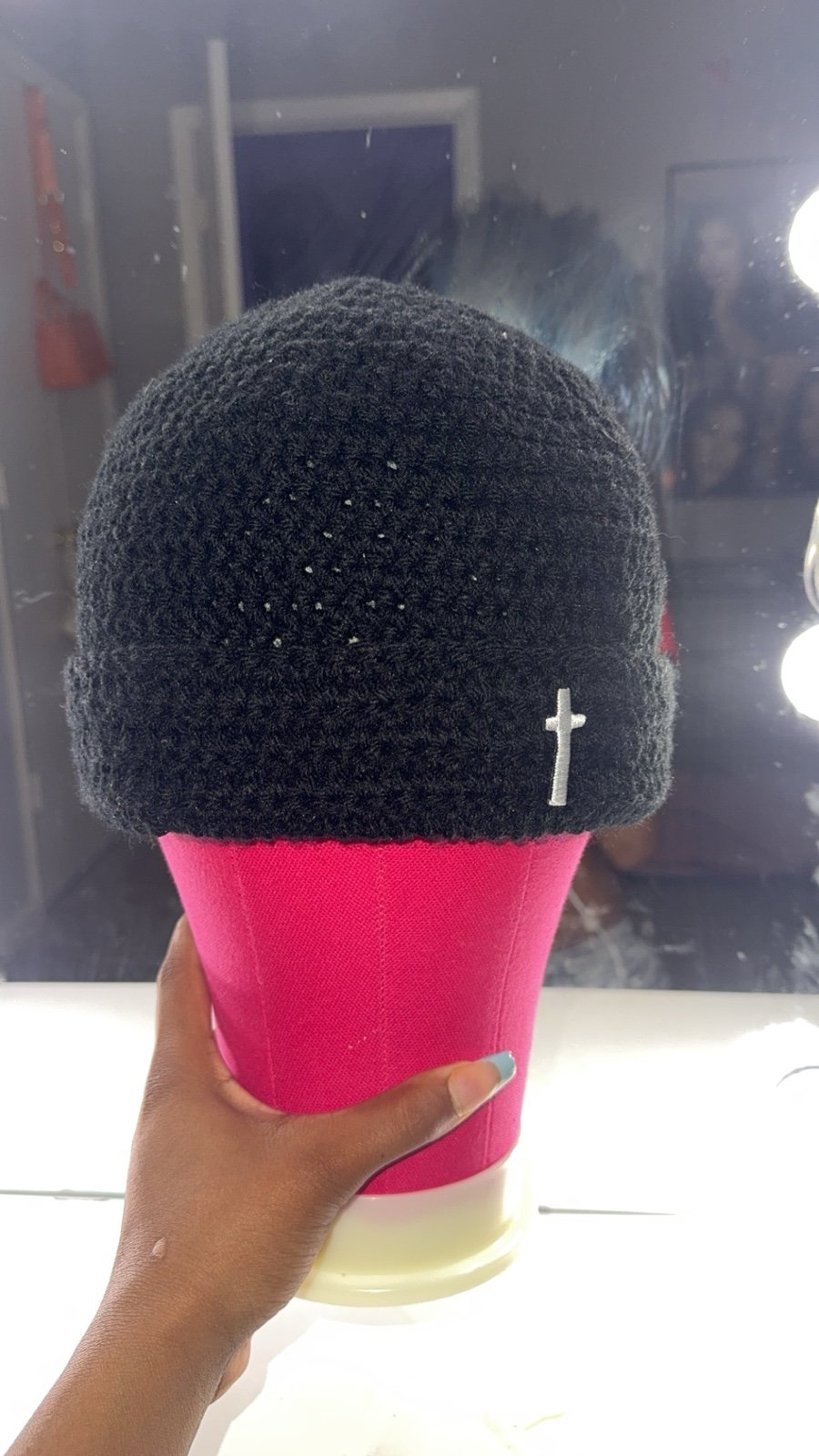 satin lined crochet beanie(w/patch)