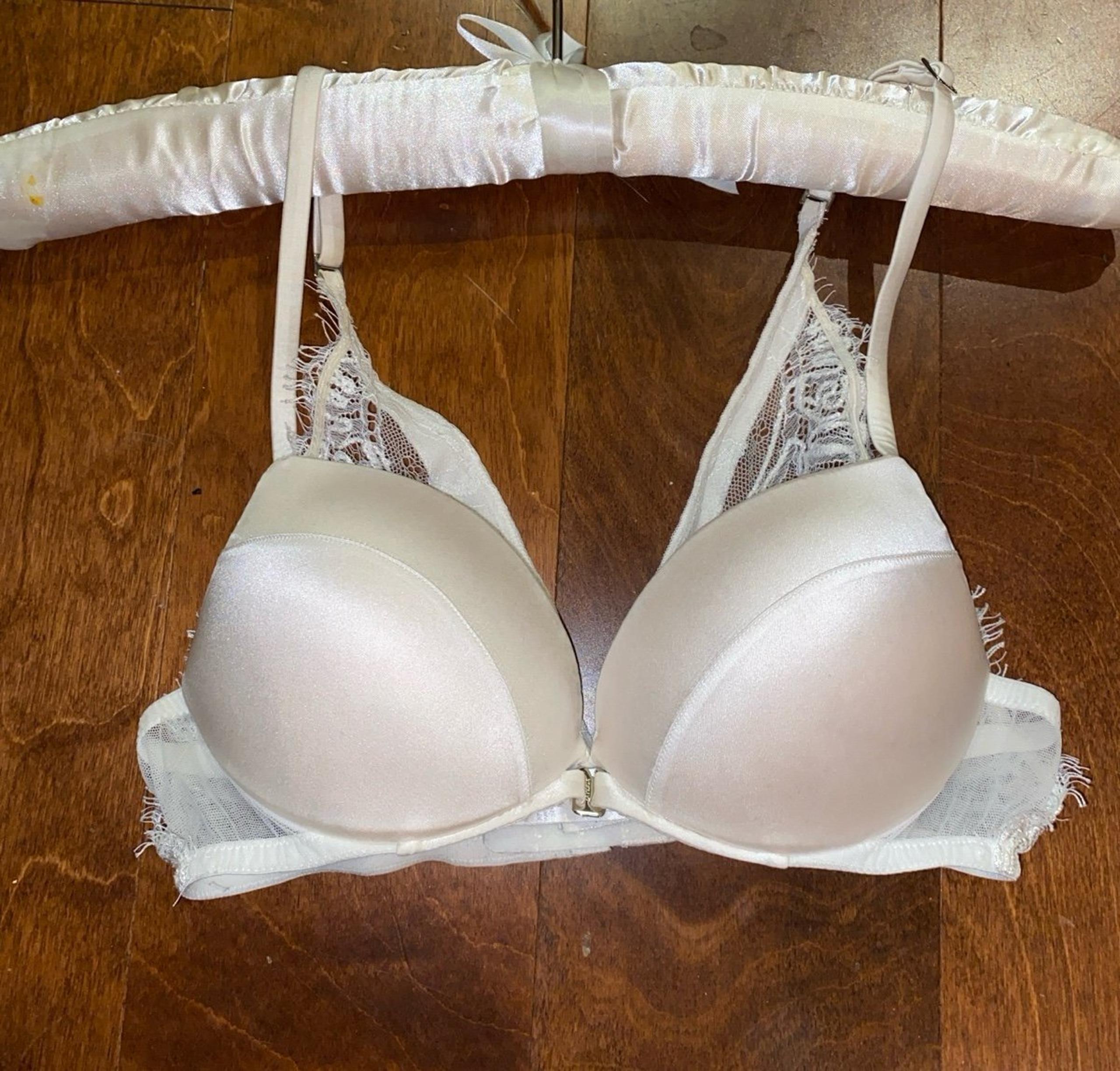 Retl$495 32B La Perla Delicate lace White