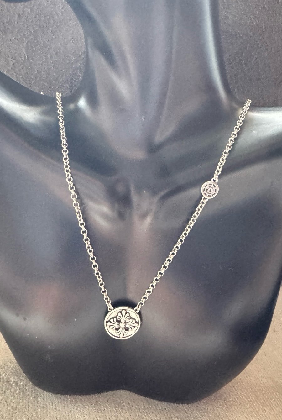 S925 flower-de-luce necklace