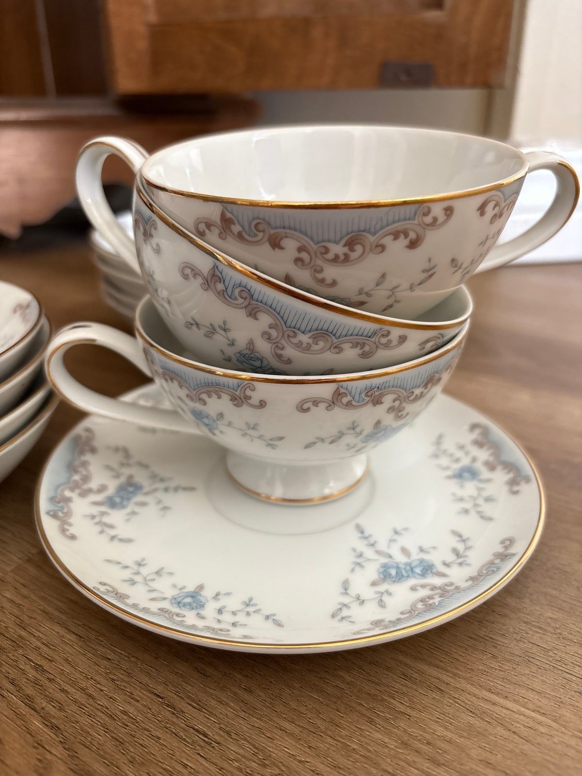 Vtg service for 8 Imperial China 5303 Seville W Dalton