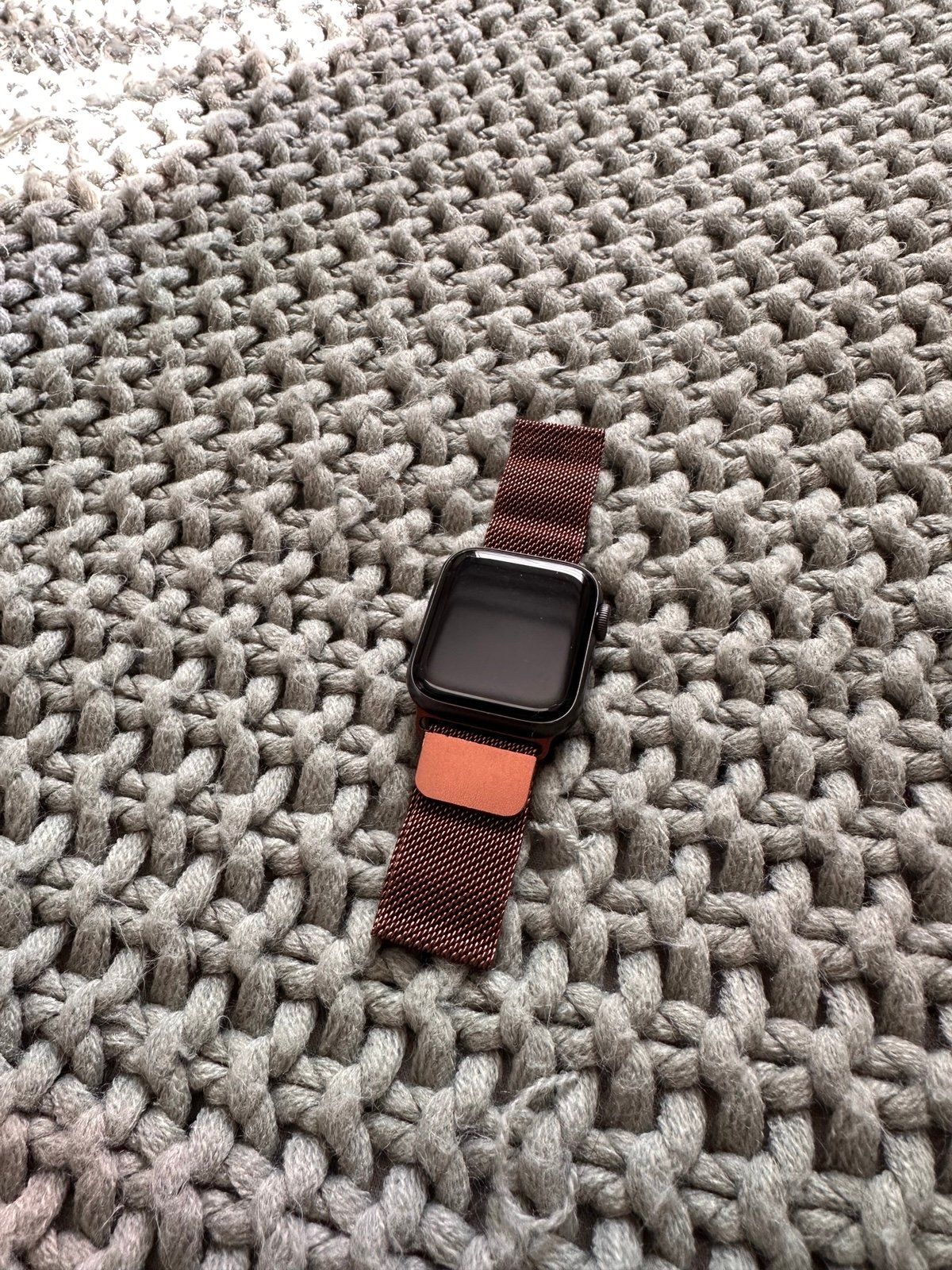 Apple Watch Series 5 40mm Aluminum Space Gray