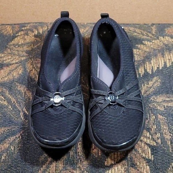 BZees Women's Black Niche Ballet Flat- Size 8