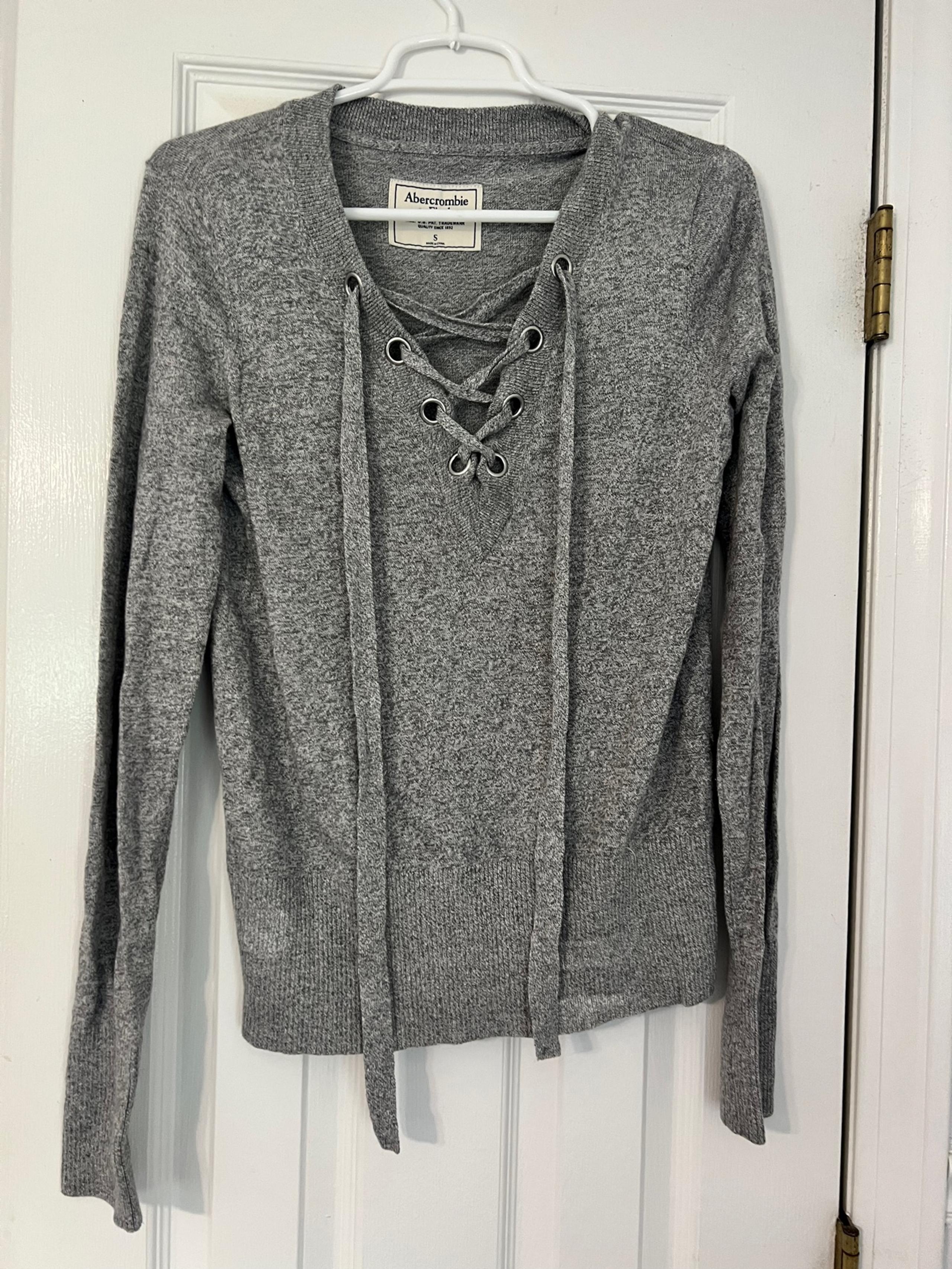 Gray Abercrombie and Fitch sweater