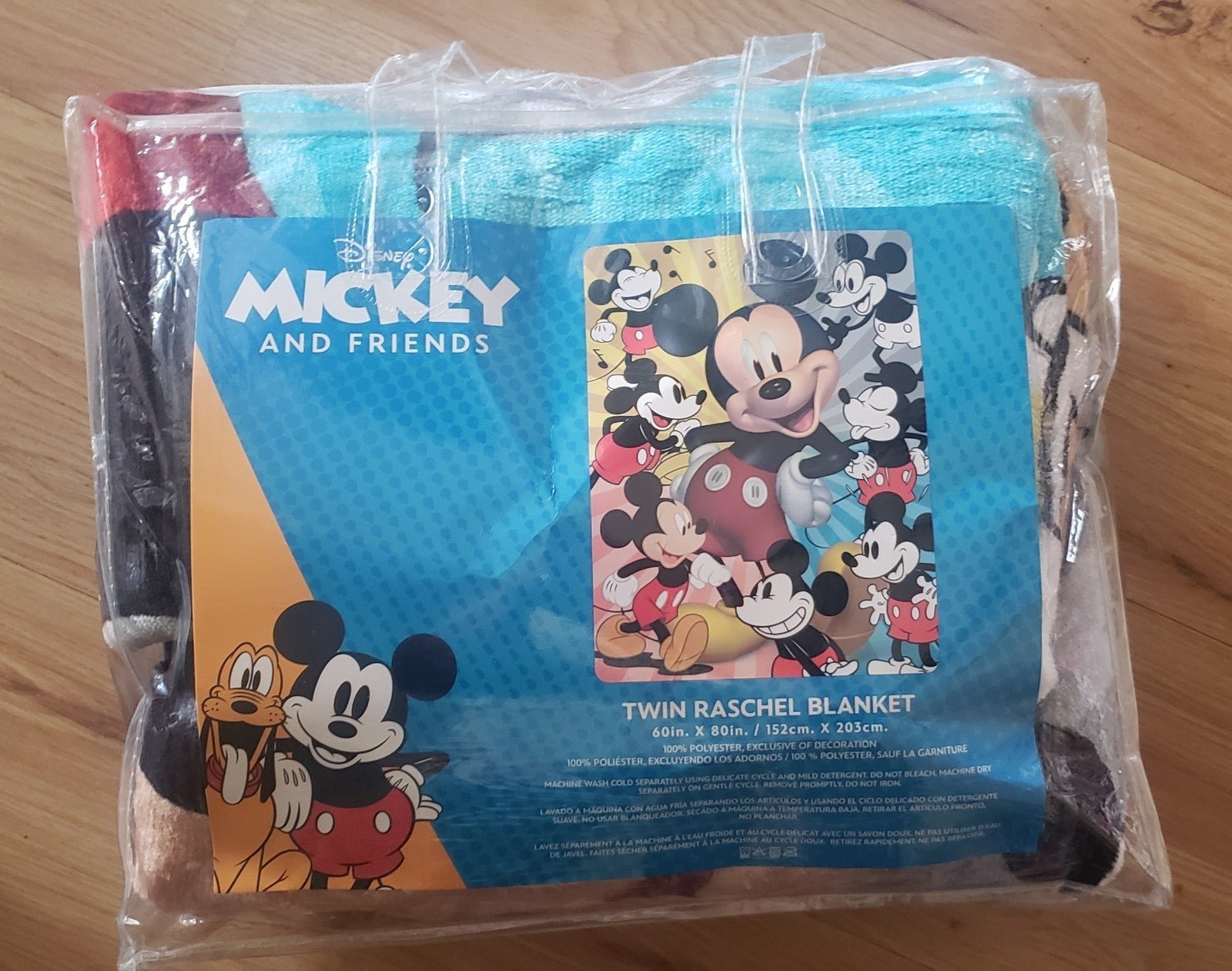MICKEY AND FRIENDS TWIN SIZE BLANKET