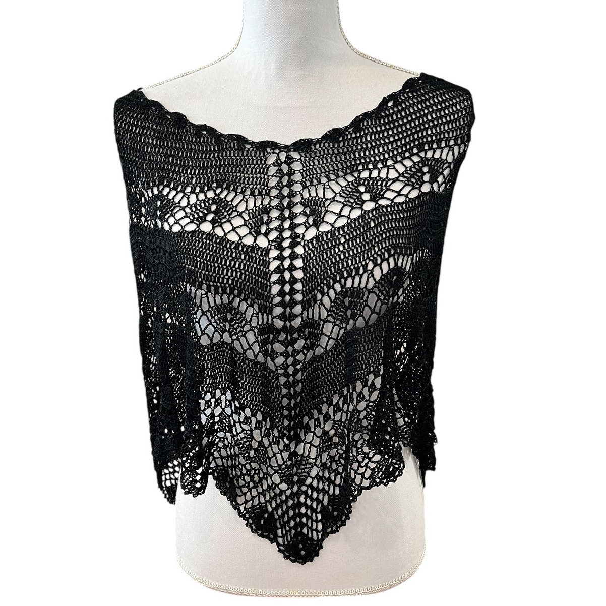Vintage Bisou Bisou Bohemian Lace Topper Black