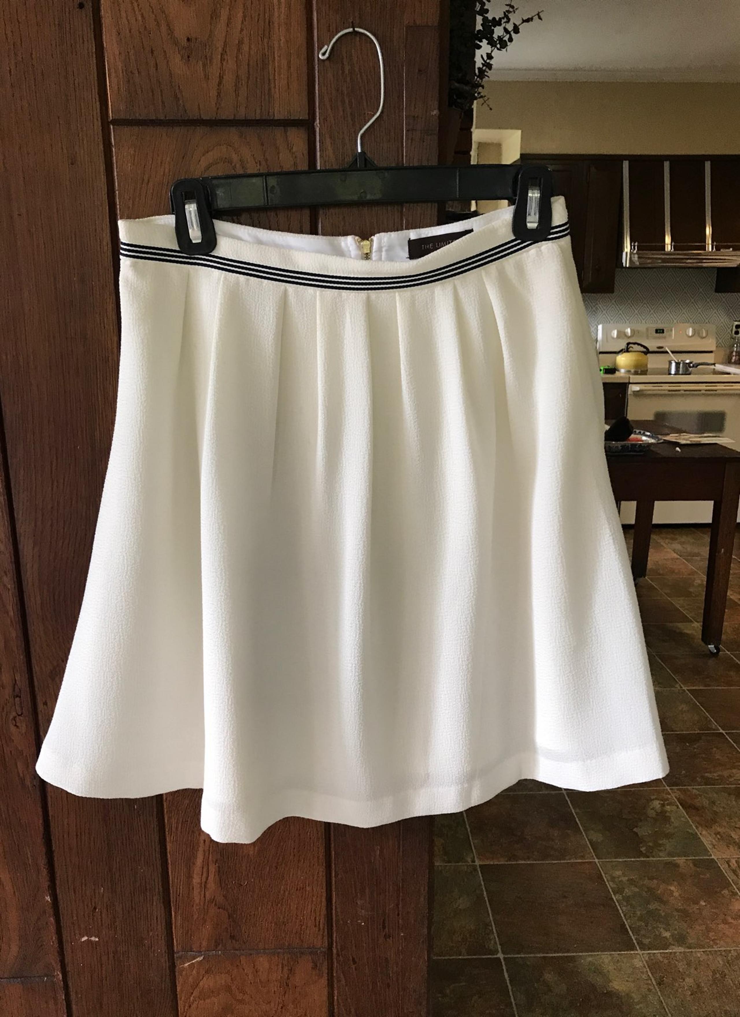 Women’s The Limited Skirt.  XS