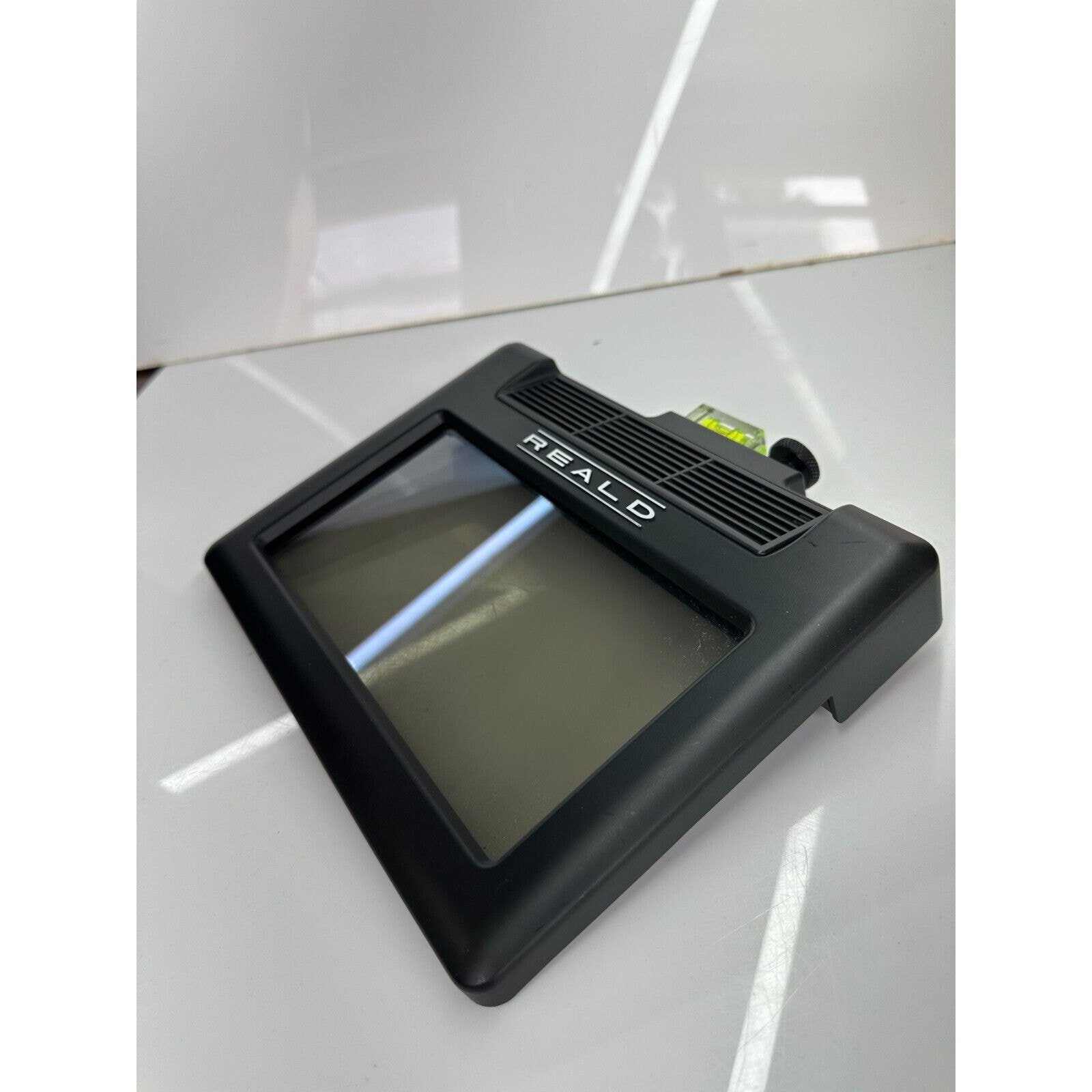 Real-D Cinema Zscreen 0110079-002 serial# 14776