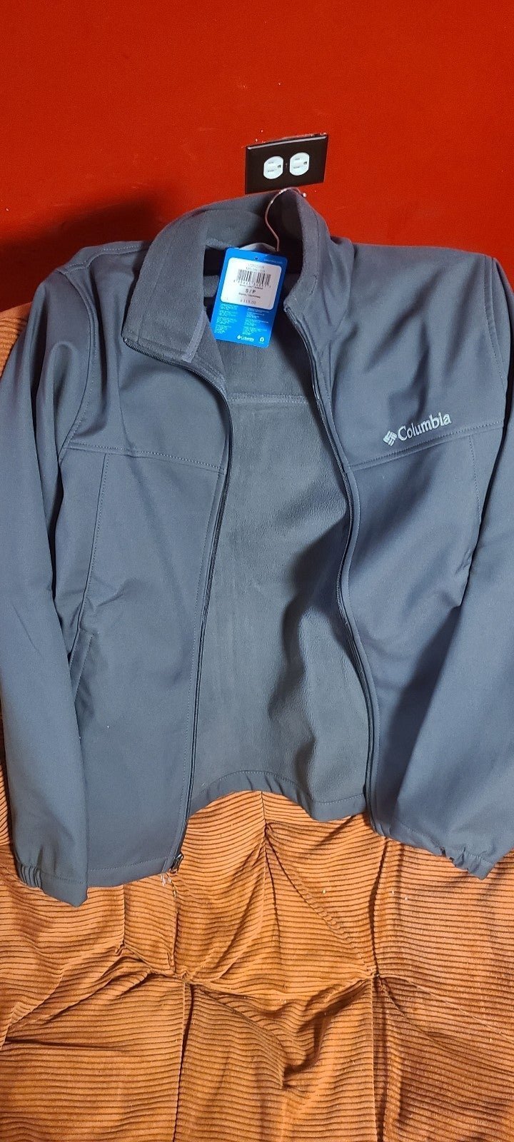 Columbia tags on brand new... msrp 115
