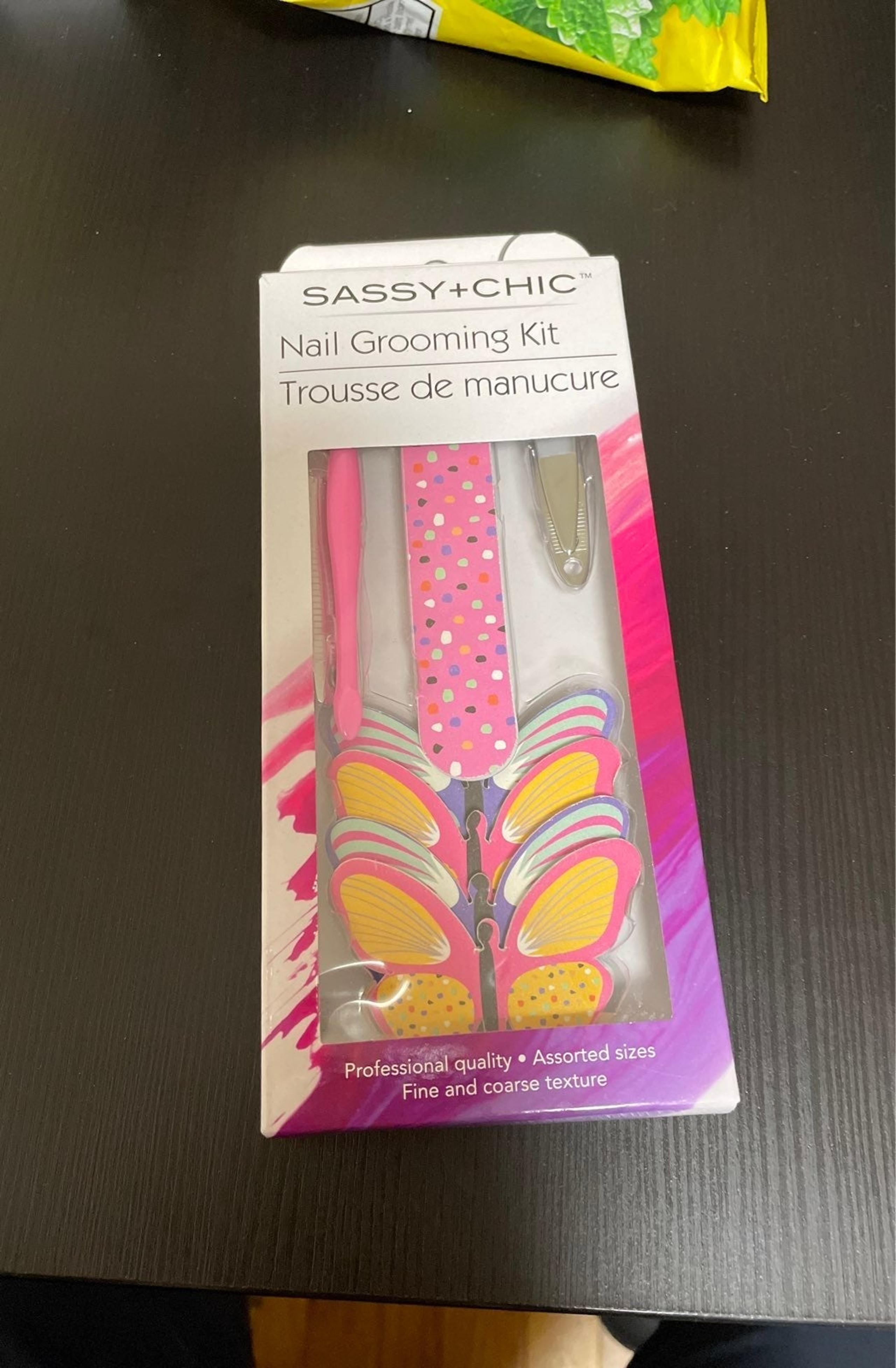 Sassy +chic Nail grooming kit
