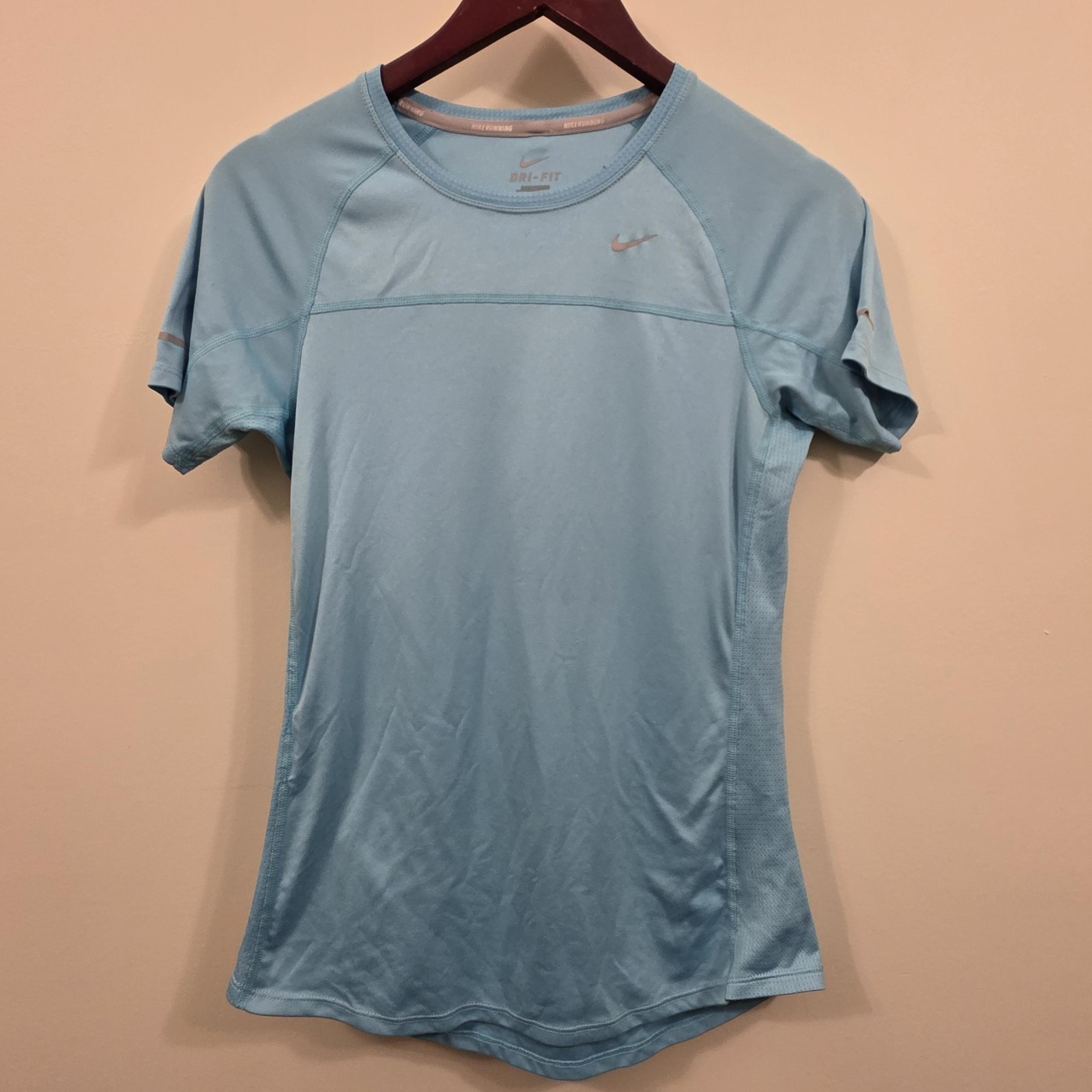 Nike Dri-Fit Womens Blue Shirt Size Medium Athletic Lightweight Sport
