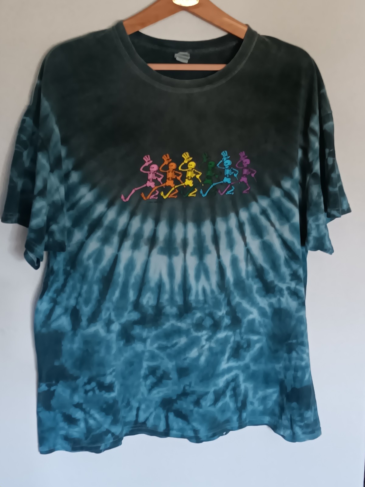 Vintage y2k greatful dead dancing skeletons tshirt