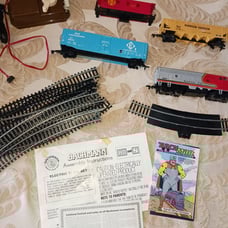 Bachmann Train Set Bachmann’s F9 Diesel A Unit and Four Cars 1970’s EMD F9