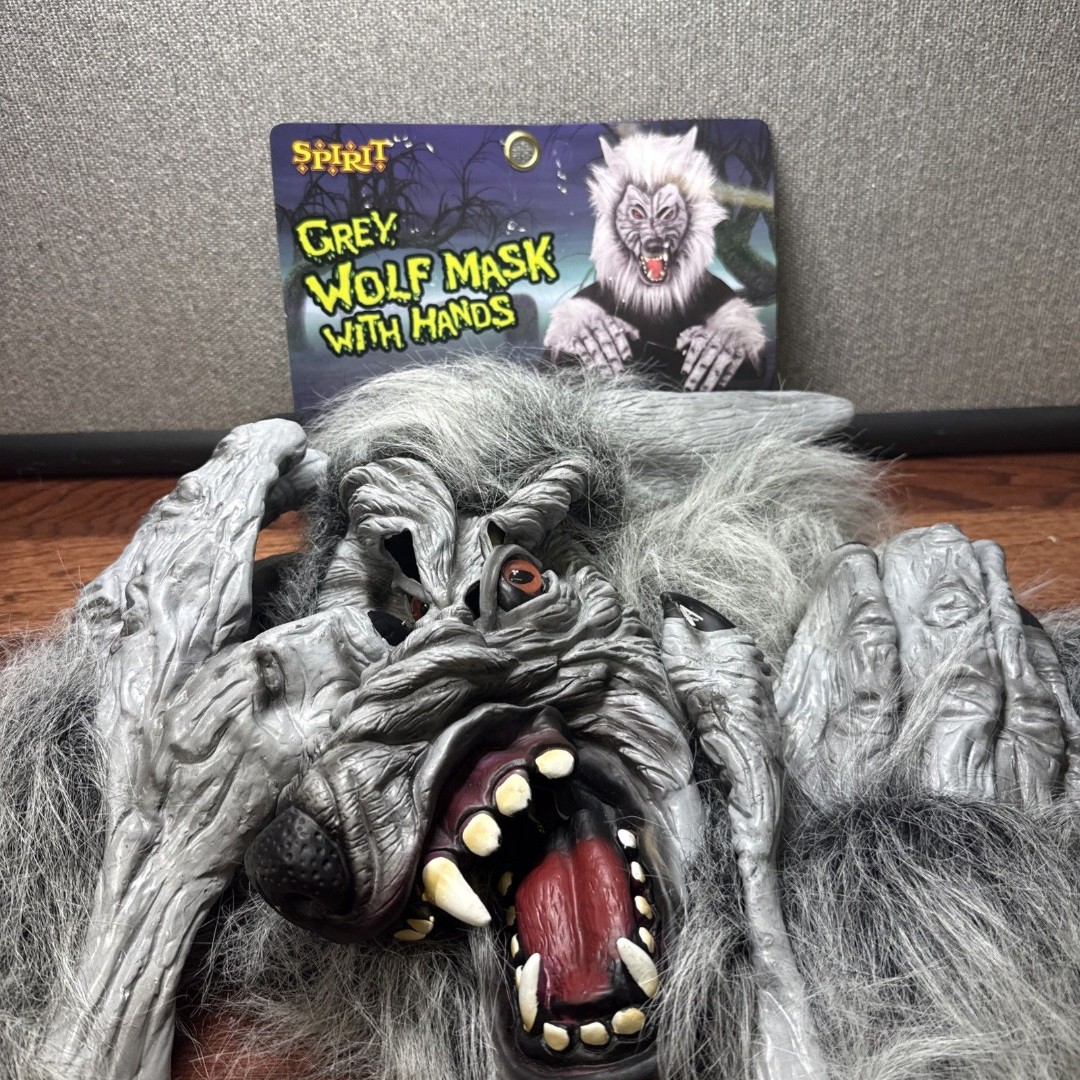 Spirit Halloween Werewolf Bad Wolf Gray Face Mask Cosplay new