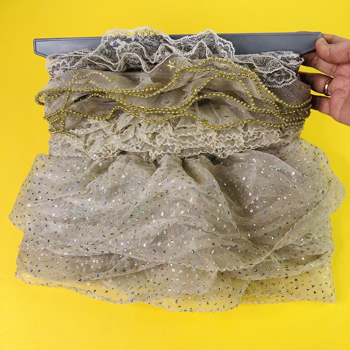 Vtg Off White Lace Trim Beaded Gold Star Blink Design Edge for Lingerie Clothes