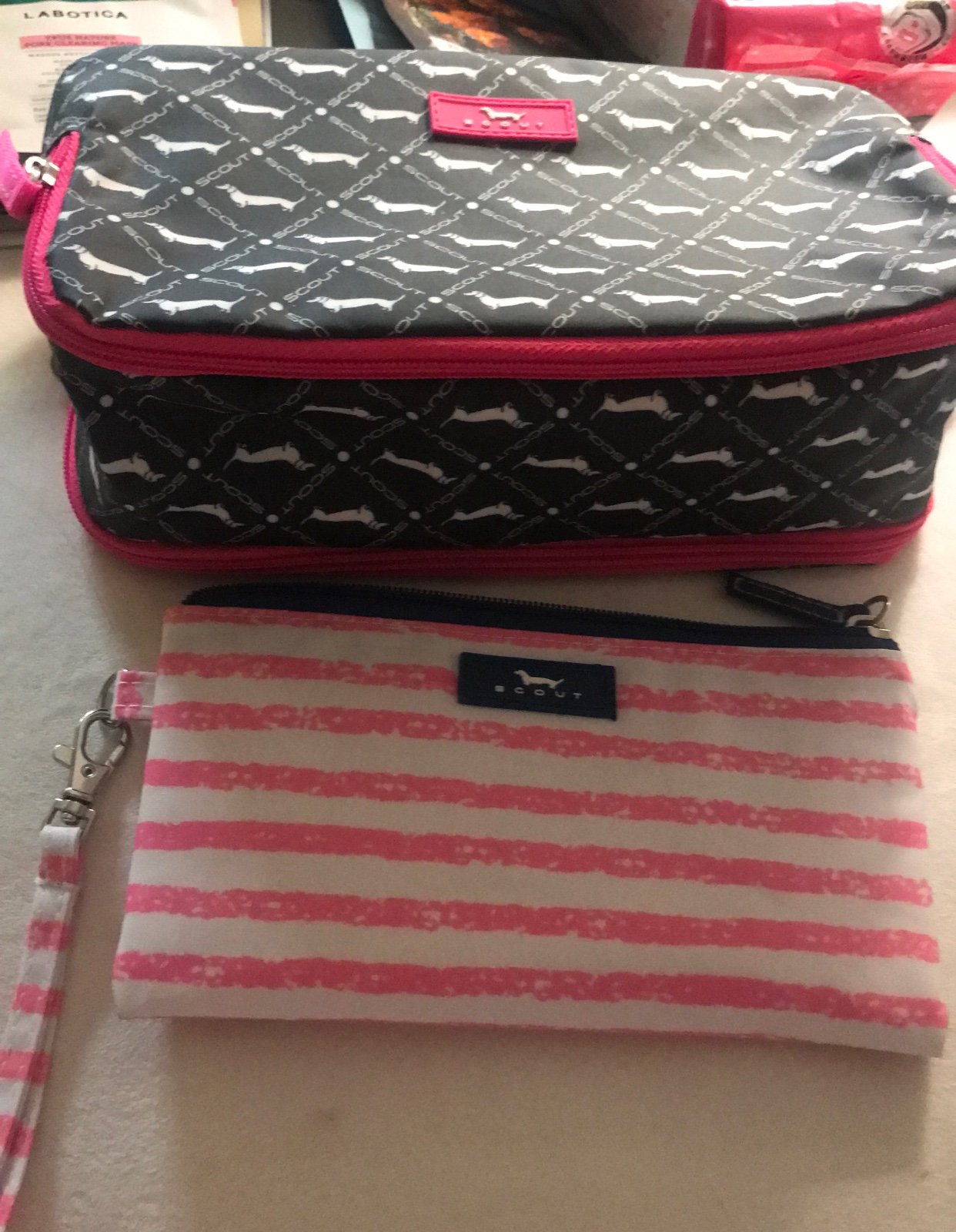 outlet store Two bags. cosmetic Scout used barely Beauty outlet store Two bags. cosmetic Scout used barely Beauty
