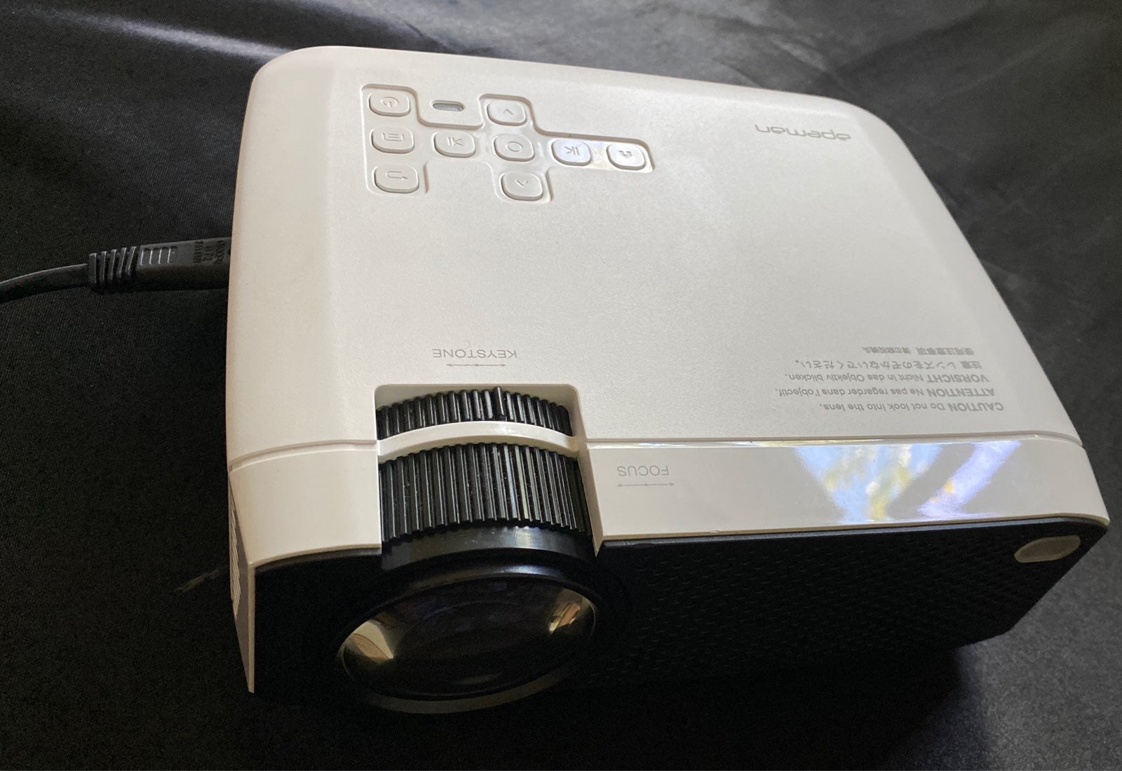 Apeman Lc650 projector with Remote