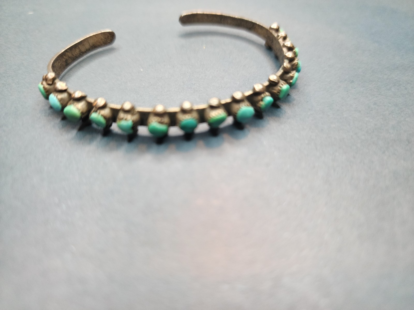 BraceletVINTAGE NAVAJO INDIAN SILVER SNAKE EYE TURQUOISE CUFF BRACELET