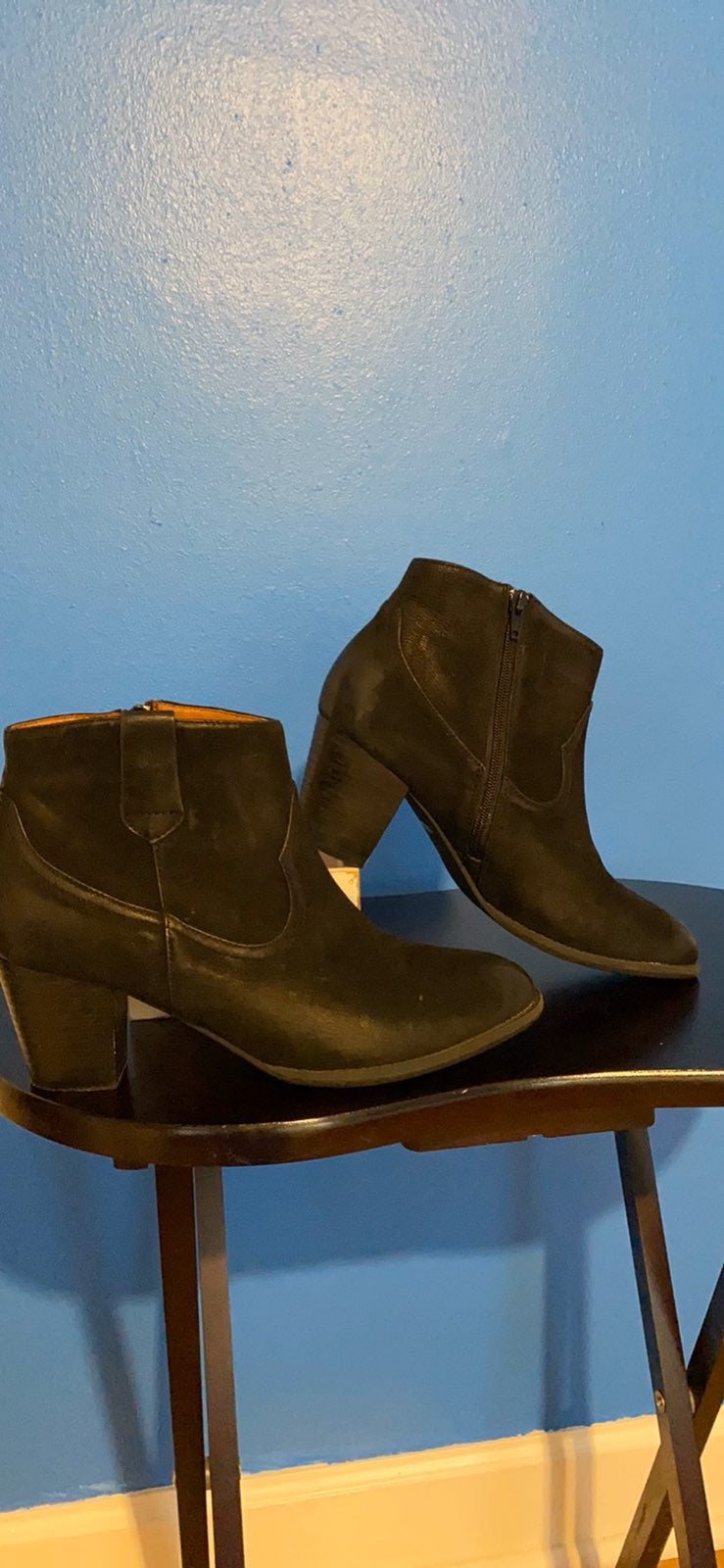 VIONIC orthopedic black short boot EUC