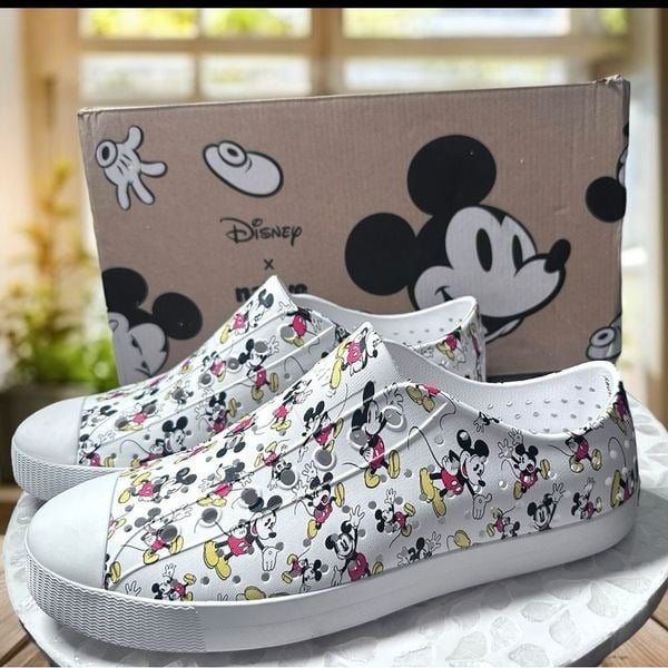 Native X Disney Jefferson Mickey Mouse Water Shoes size Mens 10 Womens 12
