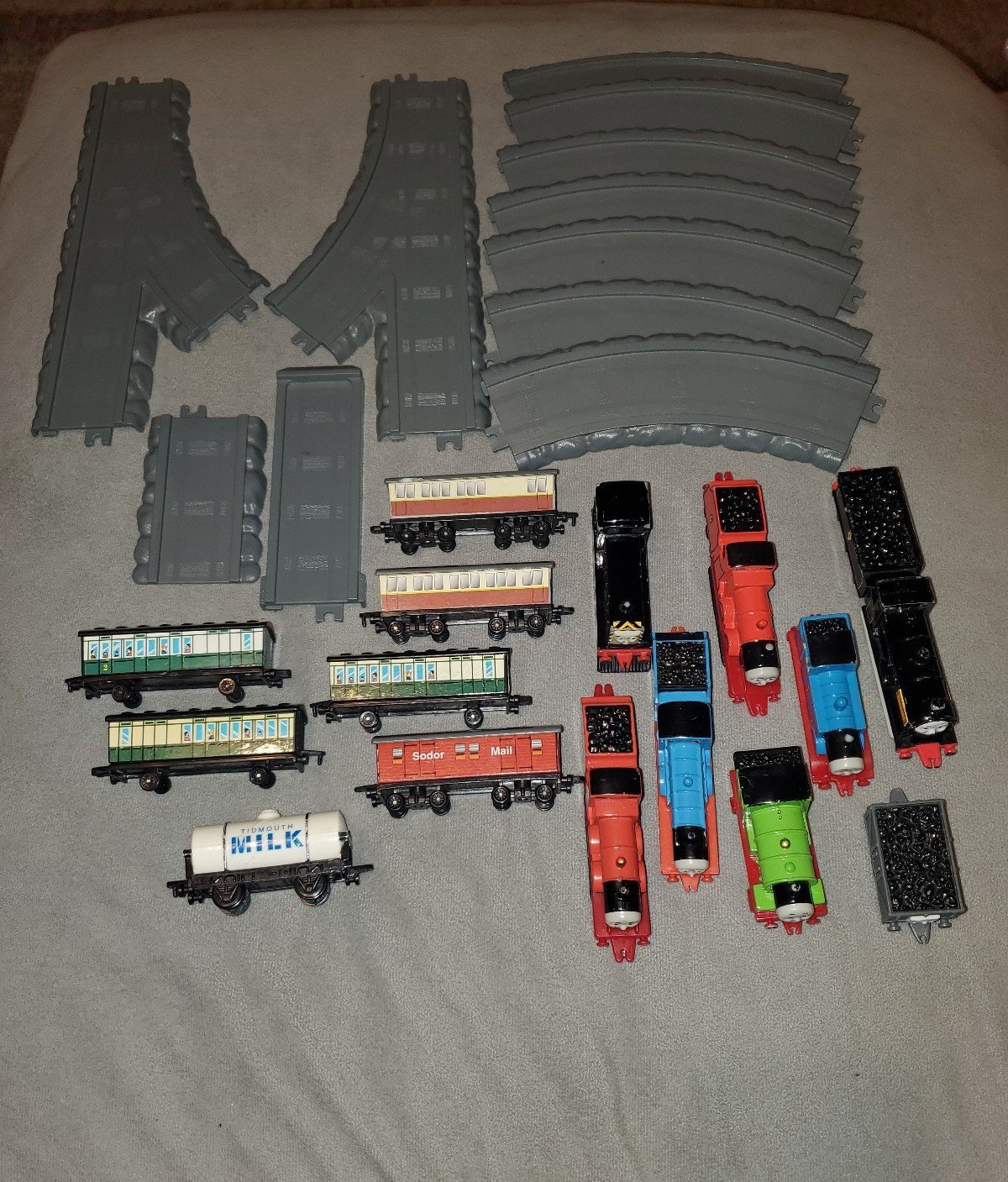 Vintage Thomas The Tank Engine & Friends ERTL 87' - 95' Train & Tracks Lot