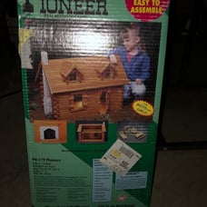 LOG CABIN DOLL HOUSE KIT/SOLID WOOD