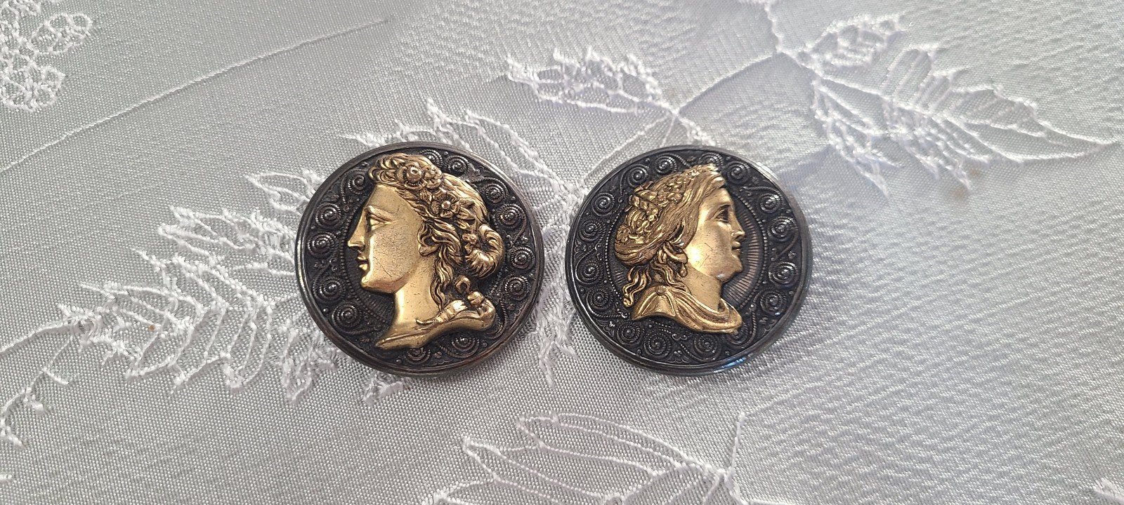 La Porte Bleue PARIS Etruscan style vintage antique earrings clip-on
