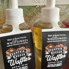 Bath and Body Works pumpkin pecan waffles wallflowers refills