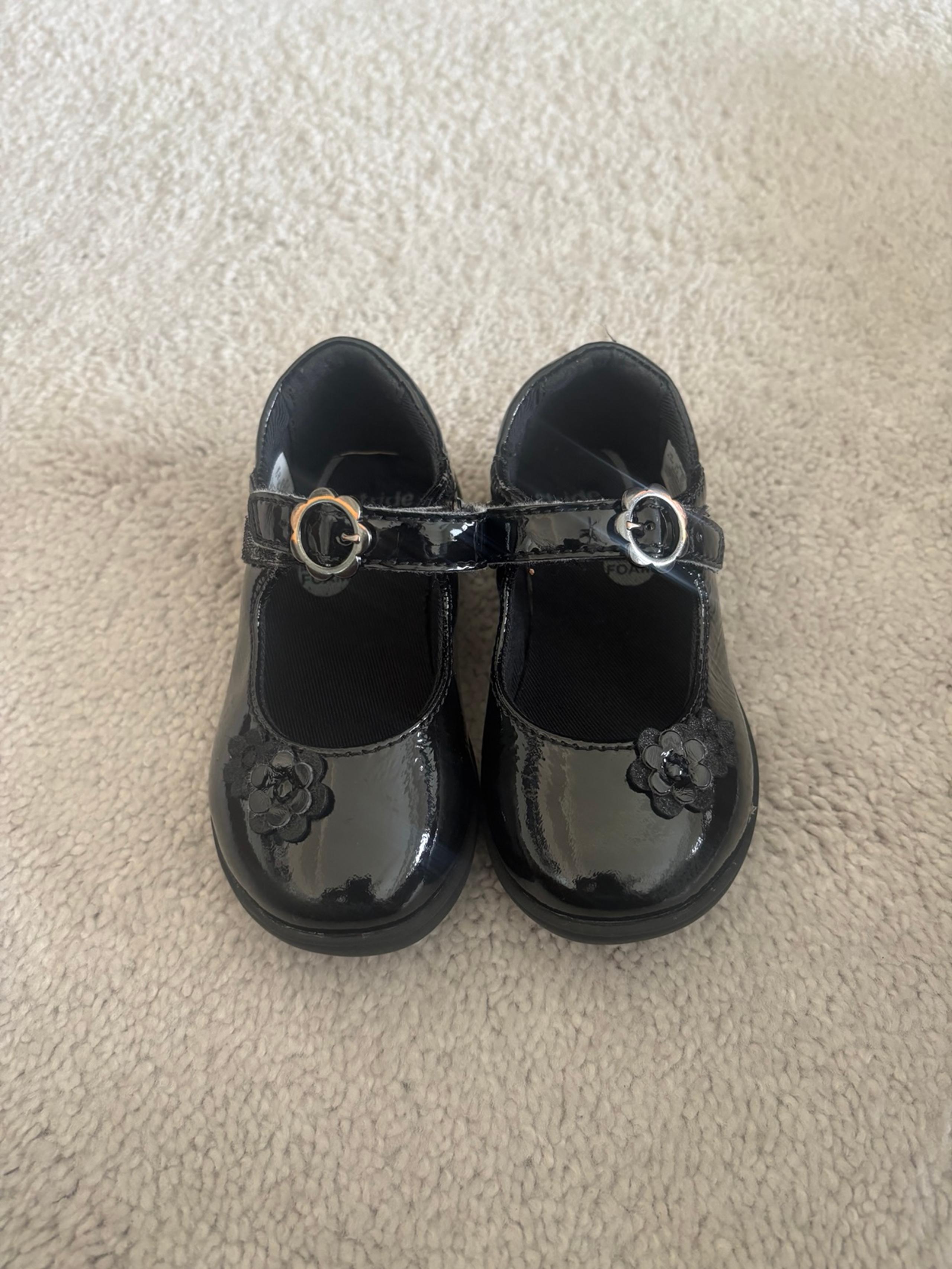 Girls Shoes - Stride Rite