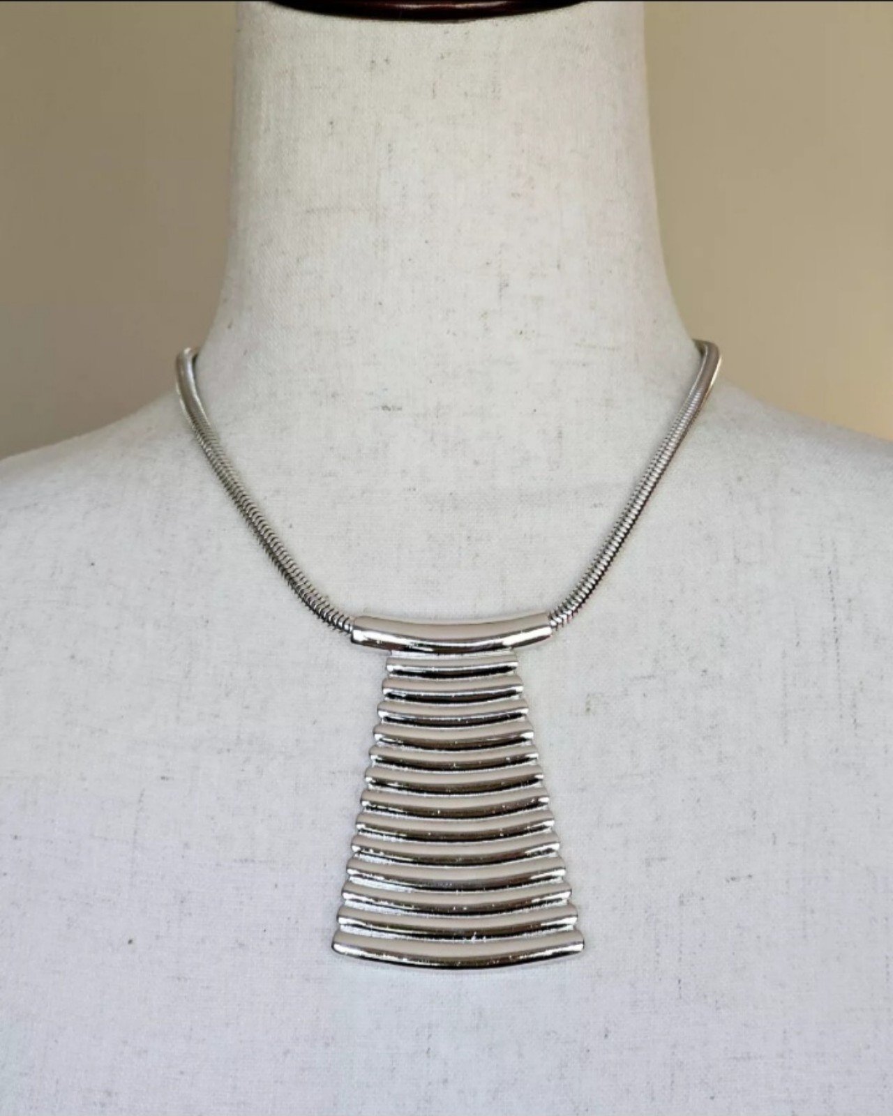 Vintage Trifari Signed Egyptian Silver Tone Ribbed Pendant Statement Necklace