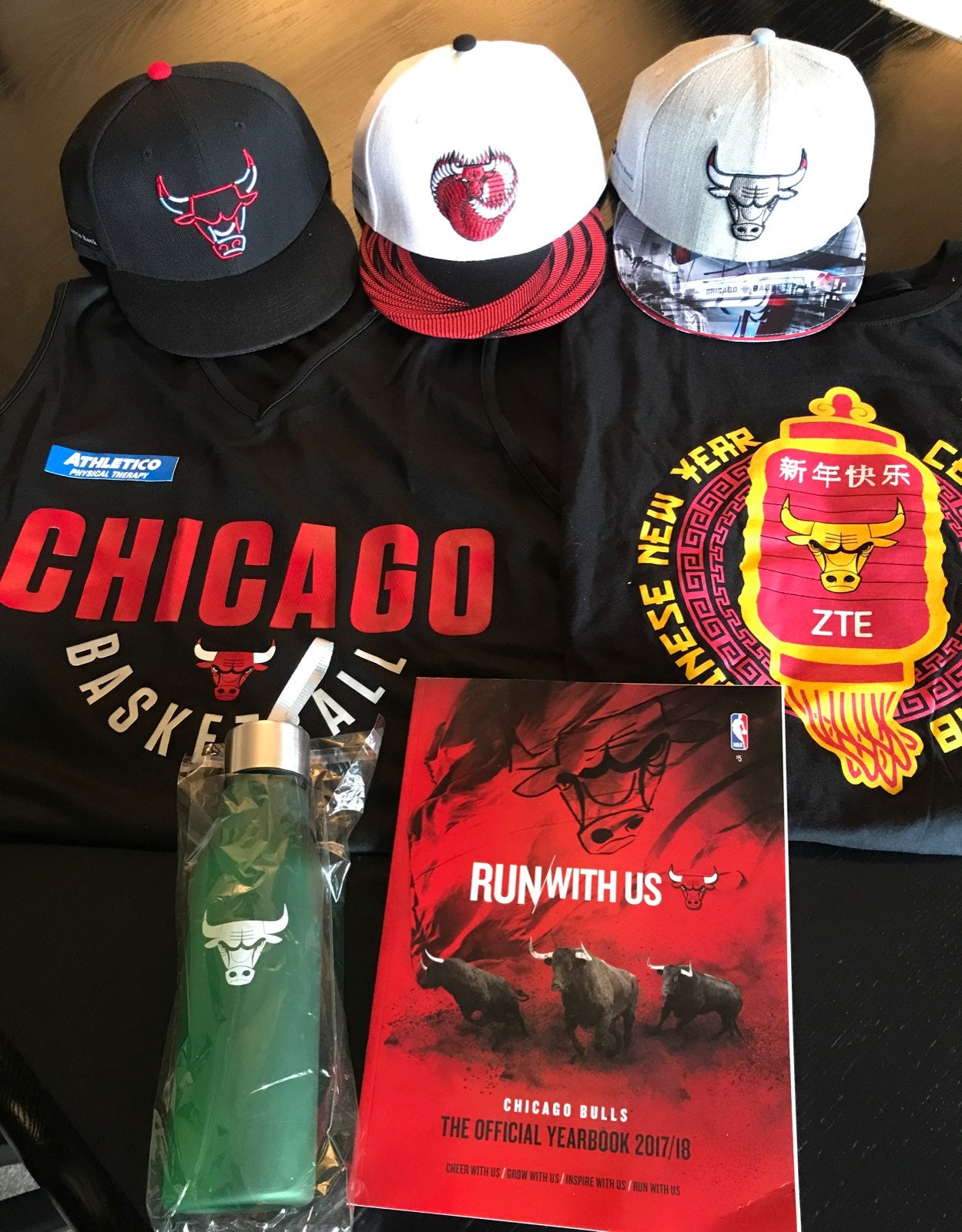 Chicago bulls hats and tshirts