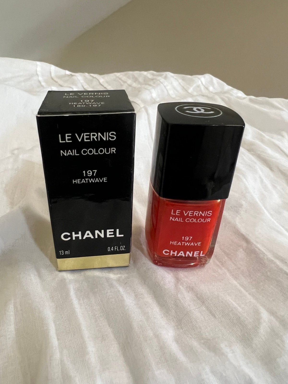CHANEL Le Vernis Nail Polish 197 HEATWAVE (made in U.S.A.) Long Wear Nail Liquor