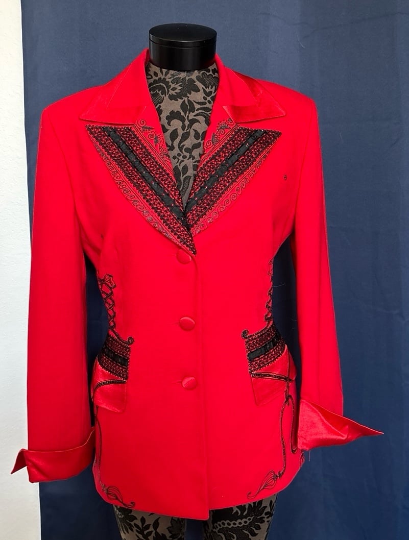 Vintage blazer beautiful size 6 designer. Italian Gabriela ws31