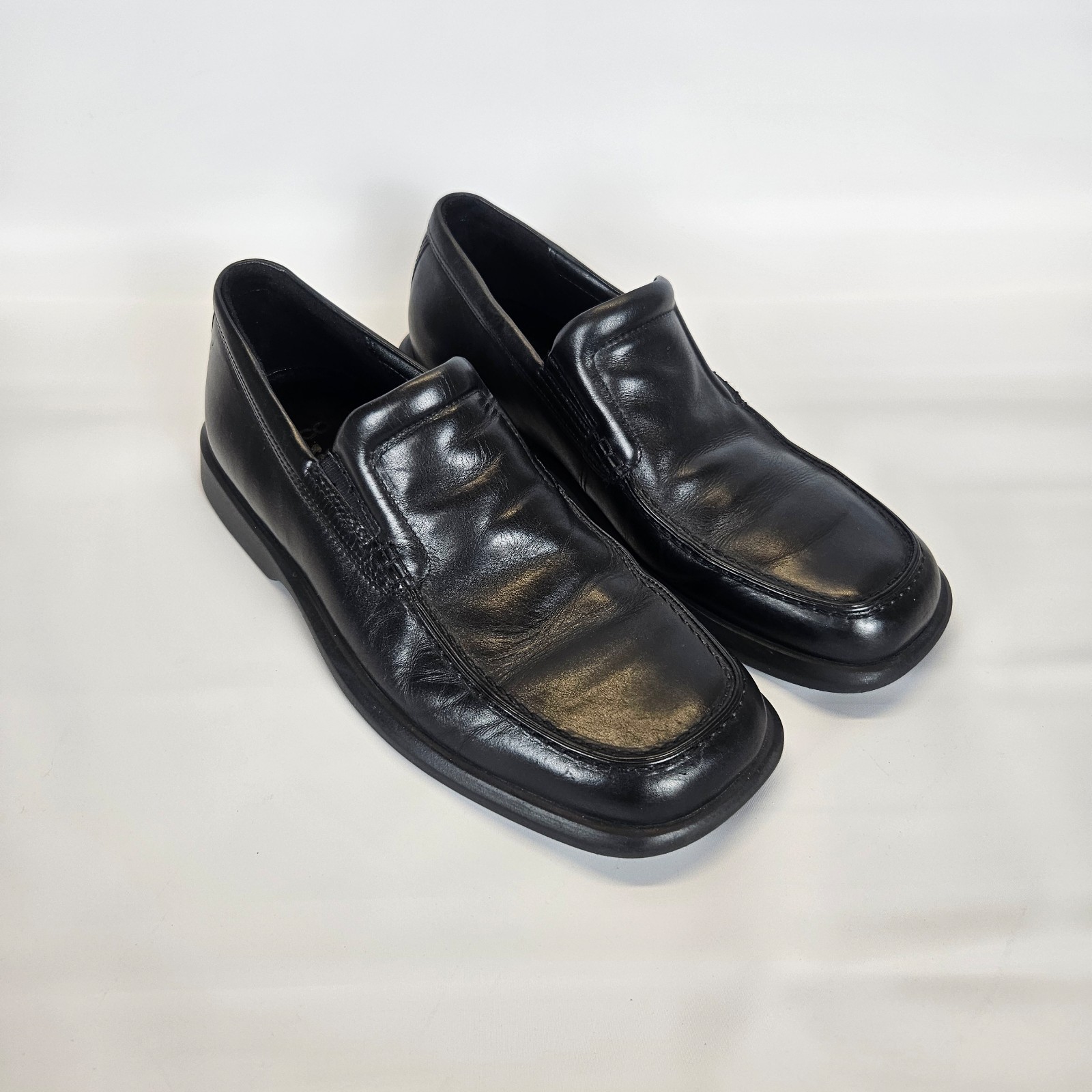 Ecco Black Leather Loafer Men's 9.5 Cushioned Business Casual Office Career