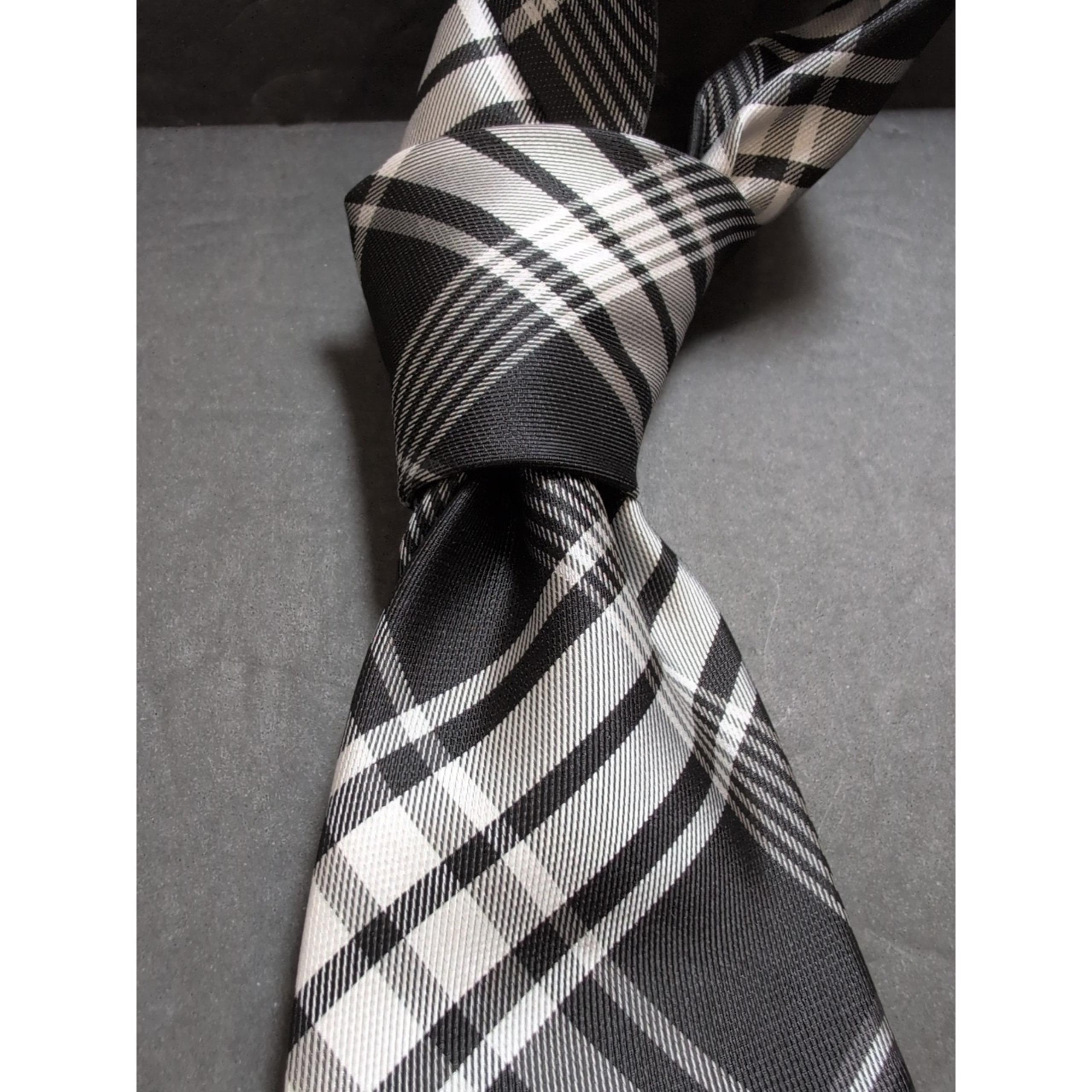 Alexander Julian Men’s Neck Tie Black Silver White Colours 3" Wide 59" Plaid