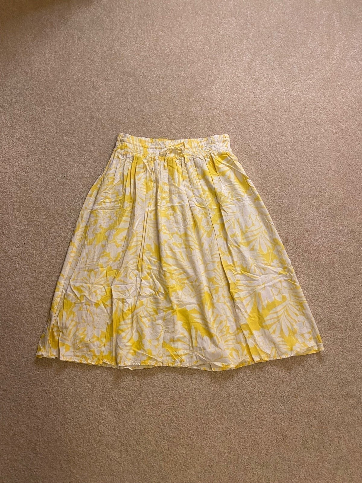 Yellow skirt old navy sale