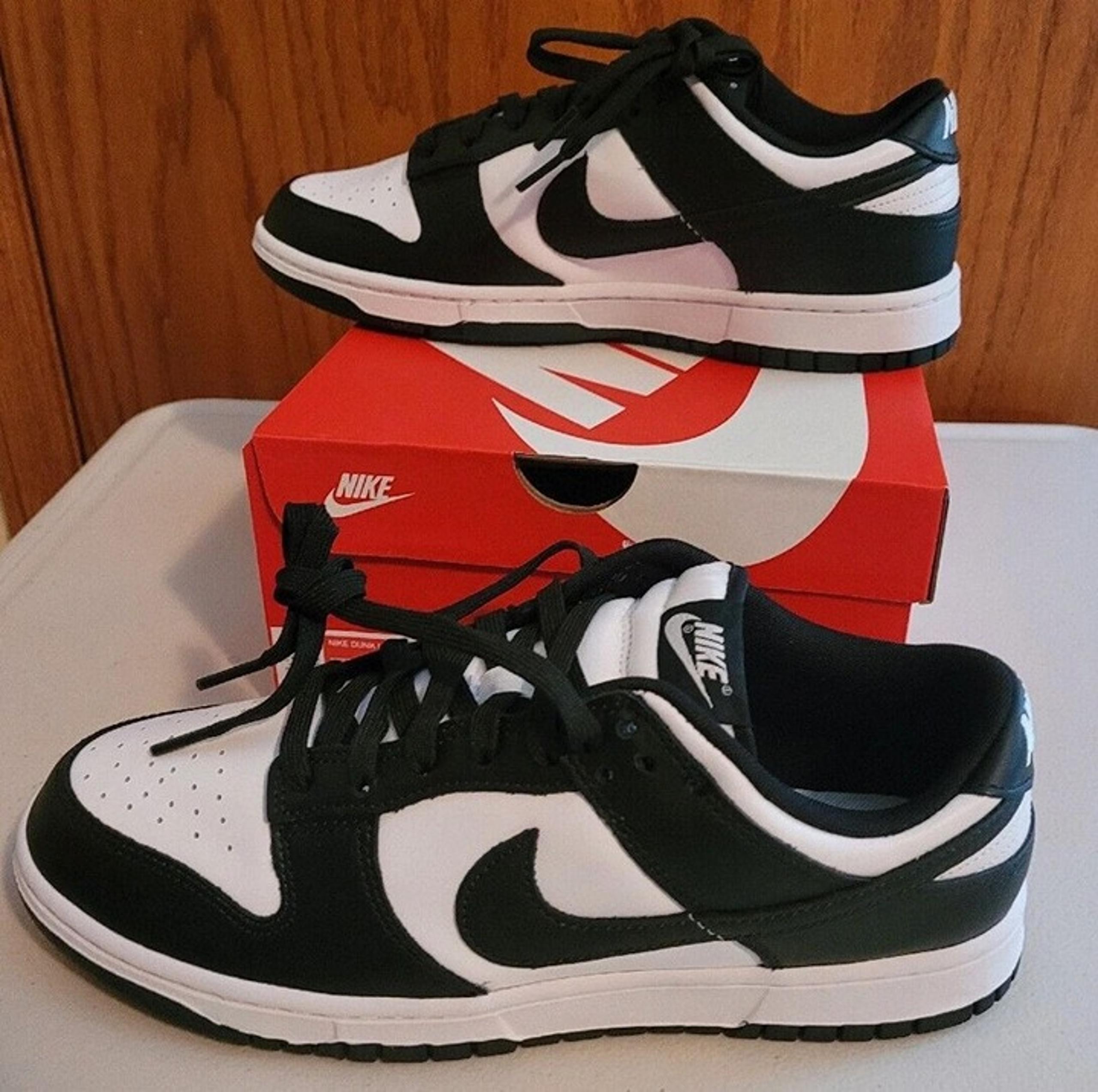 Nike Dunk Low Black White Panda Size 8 Black fashionable Sneakers