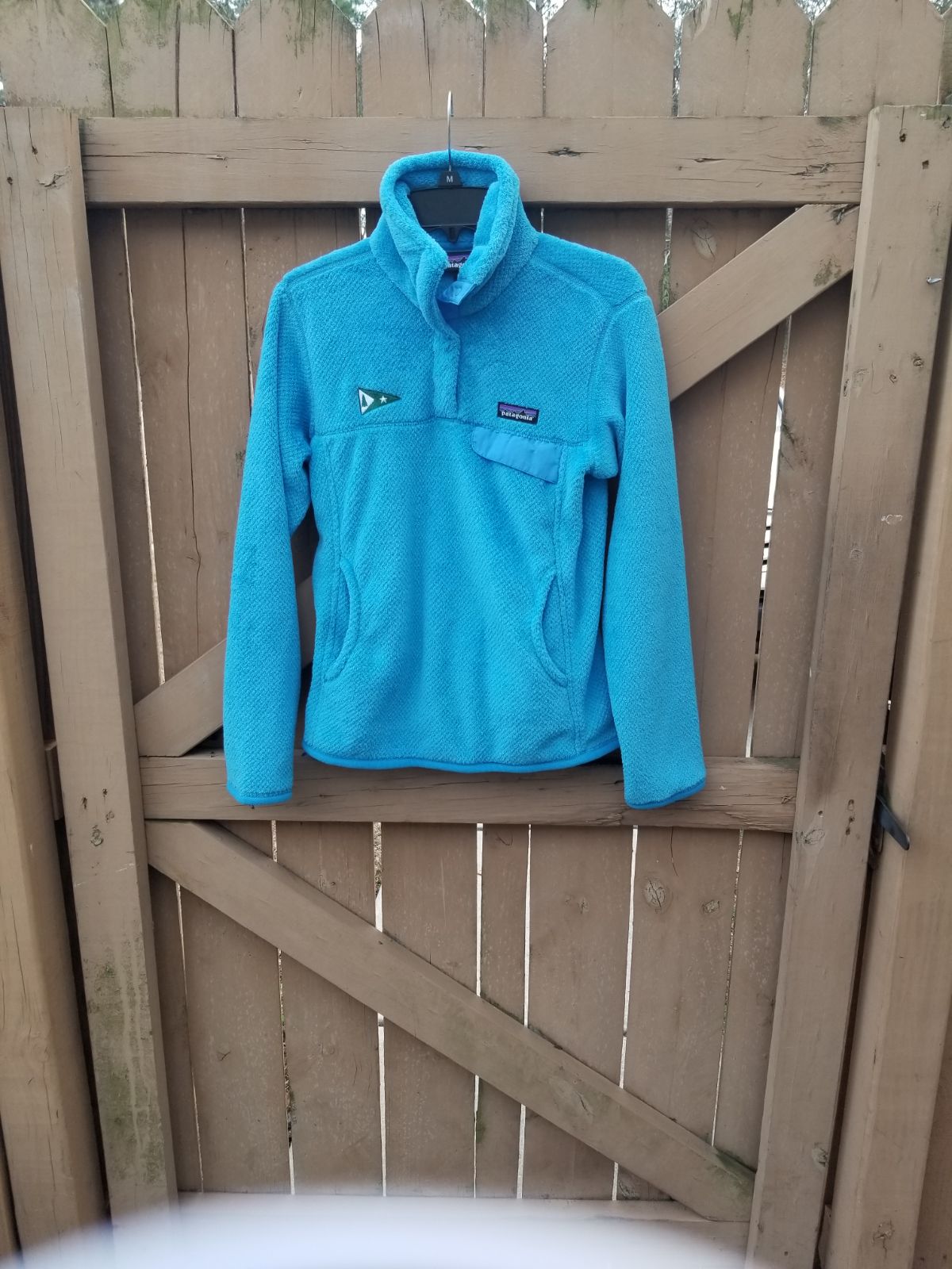 Patagonia button up pullover. See pics.